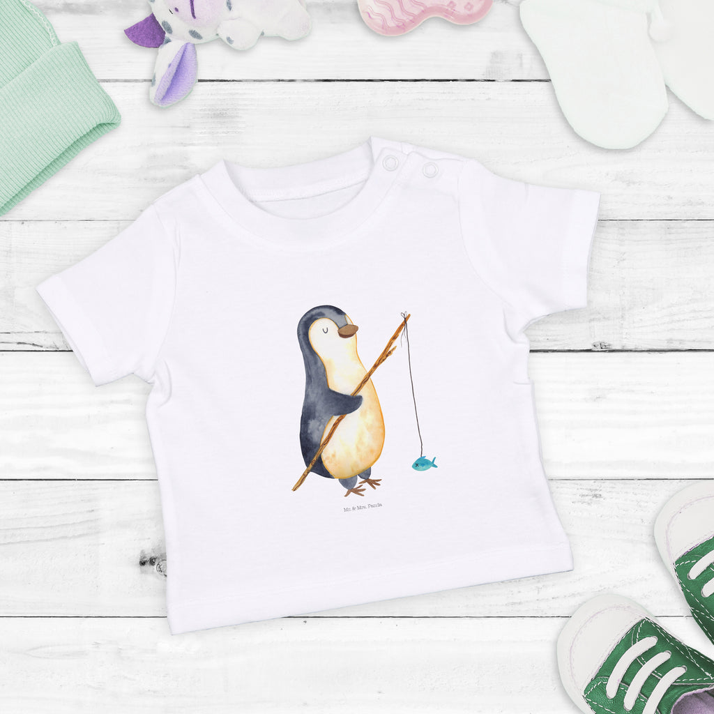 Organic Baby Shirt Pinguin Angler Baby T-Shirt, Jungen Baby T-Shirt, Mädchen Baby T-Shirt, Shirt, Pinguin, Pinguine, Angeln, Angler, Tagträume, Hobby, Plan, Planer, Tagesplan, Neustart, Motivation, Geschenk, Freundinnen, Geschenkidee, Urlaub, Wochenende