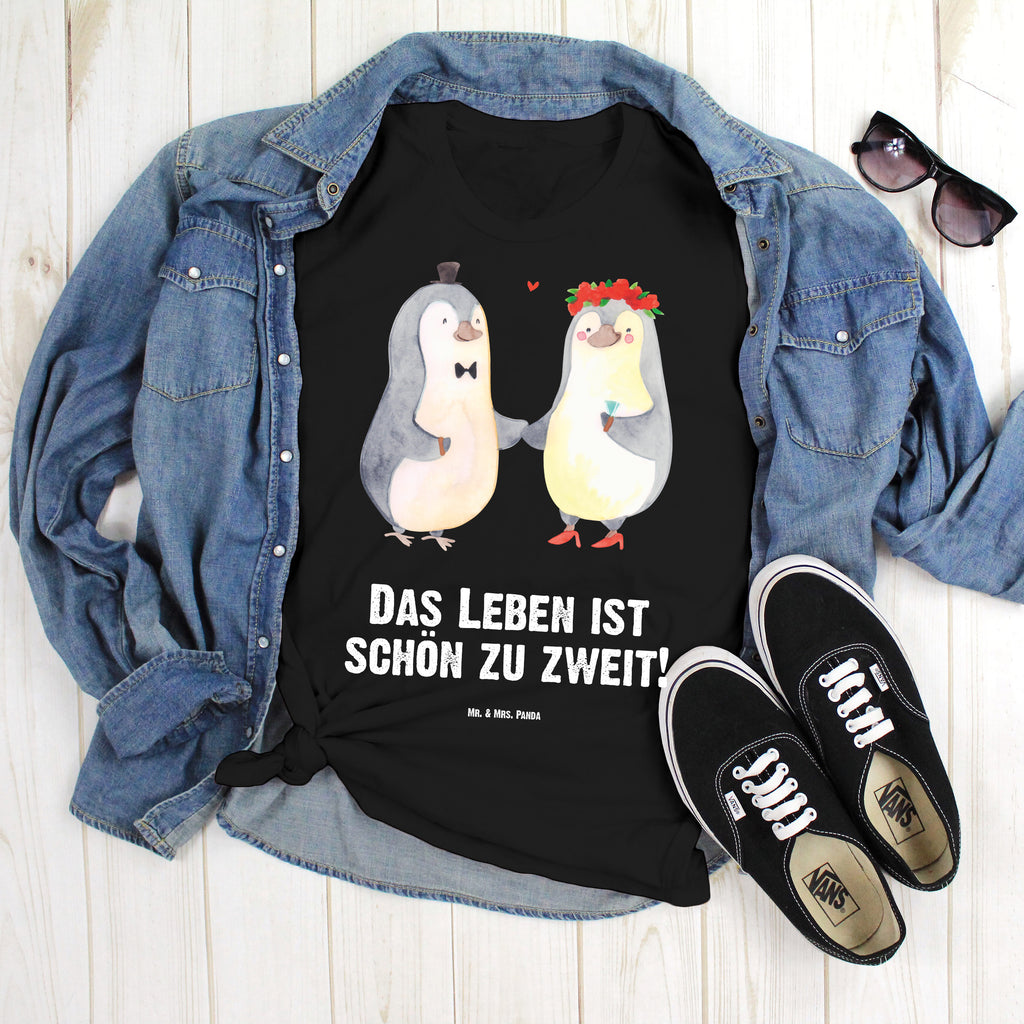 T-Shirt Standard Pinguin Heirat T-Shirt, Shirt, Tshirt, Lustiges T-Shirt, T-Shirt mit Spruch, Party, Junggesellenabschied, Jubiläum, Geburstag, Herrn, Damen, Männer, Frauen, Schlafshirt, Nachthemd, Sprüche, Liebe, Partner, Freund, Freundin, Ehemann, Ehefrau, Heiraten, Verlobung, Heiratsantrag, Liebesgeschenk, Jahrestag, Hocheitstag