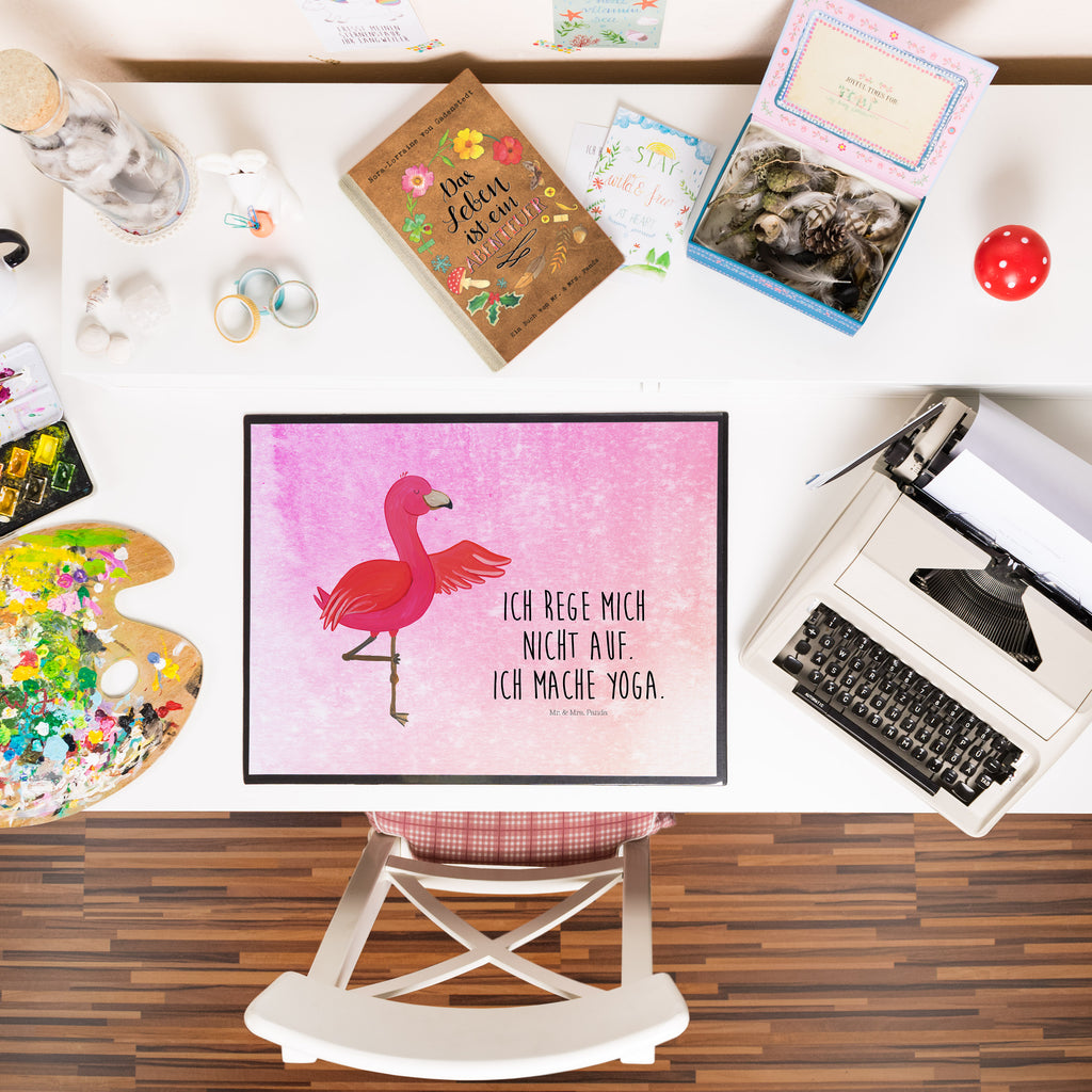 Schreibtischunterlage Flamingo Yoga Schreibunterlage, Schreibtischauflage, Bürobedarf, Büroartikel, Schreibwaren, Schreibtisch Unterlagen, Schreibtischunterlage Groß, Flamingo, Vogel, Yoga, Namaste, Achtsamkeit, Yoga-Übung, Entspannung, Ärger, Aufregen, Tiefenentspannung