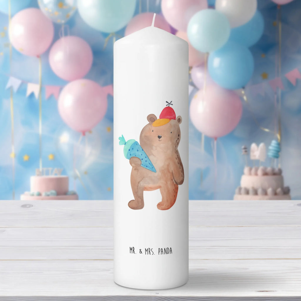 Candle bear School cone Stumpenkerze, Erinnerungskerze, Handgemachte Kerze, Bedruckte Kerze, Schmuckkerze, Geburtskerze, Adventskerze, Gartenkerze, Grosse Kerze, Hochzeitskerze, Dekorative Kerze, Geburtstagskerze, Blockkerze, Tafelkerze, Tischkerze, Wachskerze, Dekokerze, Zylinderkerze, Kerze Mit Motiv, Laternenkerze, Weihnachtskerze, Kerze Mit Spruch, Erinnerungslicht, Osterkerze, Kommunionskerze, Dinnerkerze, Wunschkerze, Teddybär, Teddy, Bär, Bär Motiv, Grundschule, Erster Schultag Geschenk, Schulanfang, Schulbeginn, Schultüte, Einschulung Geschenk, Schule Geschenk