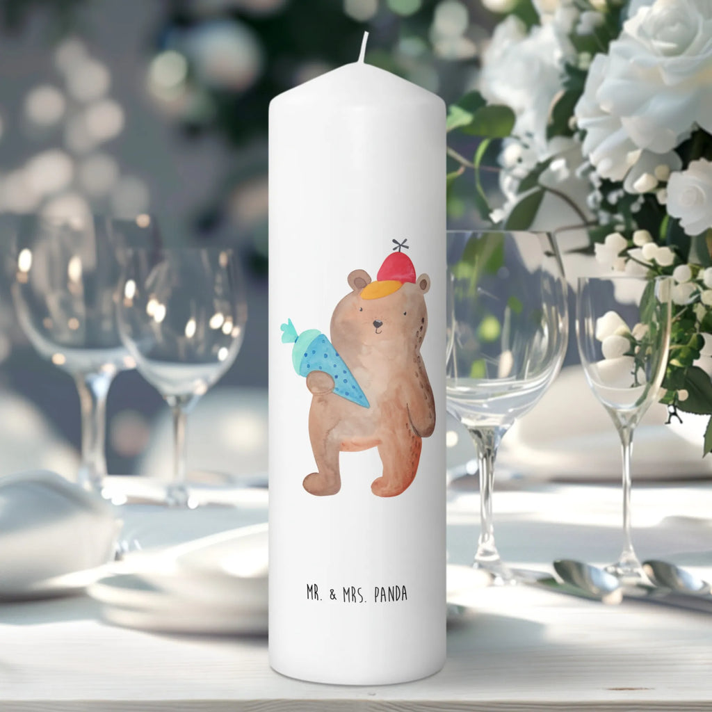 Candle bear School cone Stumpenkerze, Erinnerungskerze, Handgemachte Kerze, Bedruckte Kerze, Schmuckkerze, Geburtskerze, Adventskerze, Gartenkerze, Grosse Kerze, Hochzeitskerze, Dekorative Kerze, Geburtstagskerze, Blockkerze, Tafelkerze, Tischkerze, Wachskerze, Dekokerze, Zylinderkerze, Kerze Mit Motiv, Laternenkerze, Weihnachtskerze, Kerze Mit Spruch, Erinnerungslicht, Osterkerze, Kommunionskerze, Dinnerkerze, Wunschkerze, Teddybär, Teddy, Bär, Bär Motiv, Grundschule, Erster Schultag Geschenk, Schulanfang, Schulbeginn, Schultüte, Einschulung Geschenk, Schule Geschenk