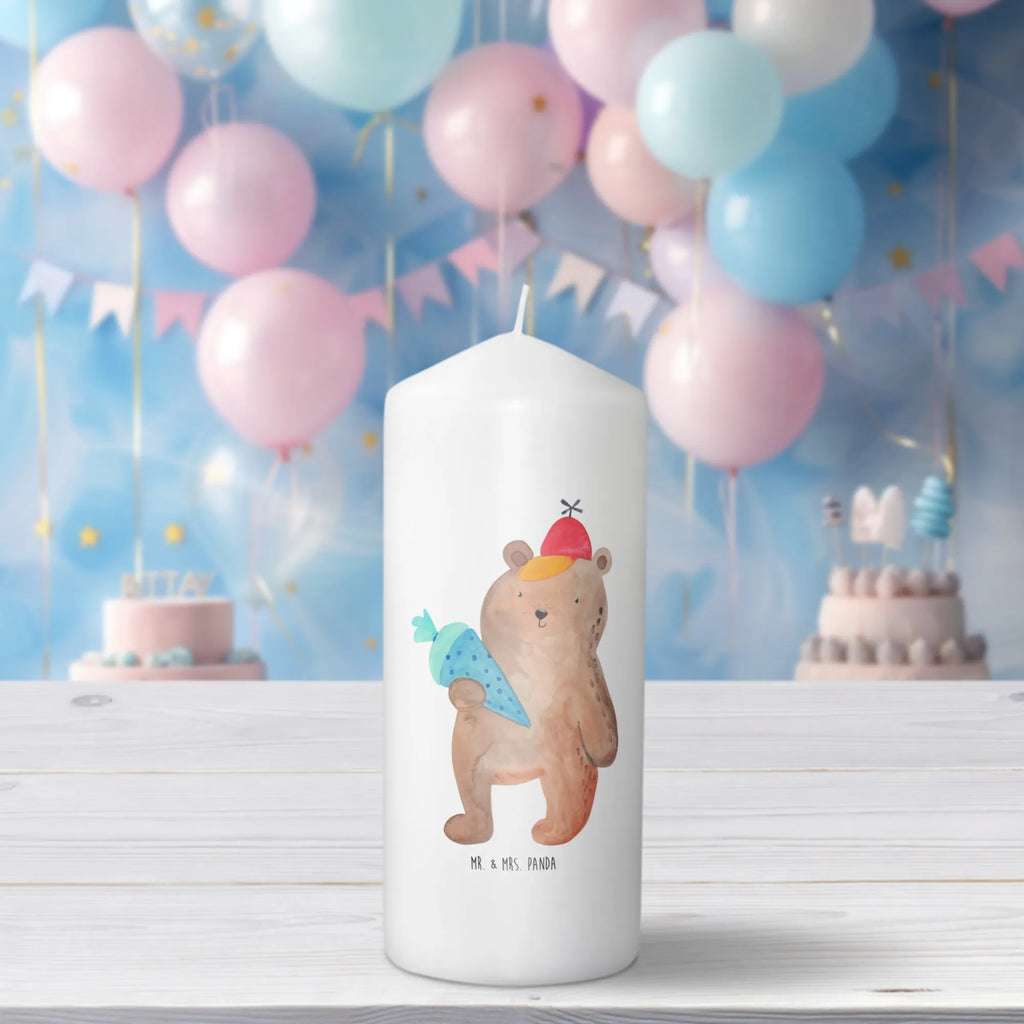 Candle bear School cone Stumpenkerze, Erinnerungskerze, Handgemachte Kerze, Bedruckte Kerze, Schmuckkerze, Geburtskerze, Adventskerze, Gartenkerze, Grosse Kerze, Hochzeitskerze, Dekorative Kerze, Geburtstagskerze, Blockkerze, Tafelkerze, Tischkerze, Wachskerze, Dekokerze, Zylinderkerze, Kerze Mit Motiv, Laternenkerze, Weihnachtskerze, Kerze Mit Spruch, Erinnerungslicht, Osterkerze, Kommunionskerze, Dinnerkerze, Wunschkerze, Teddybär, Teddy, Bär, Bär Motiv, Grundschule, Erster Schultag Geschenk, Schulanfang, Schulbeginn, Schultüte, Einschulung Geschenk, Schule Geschenk