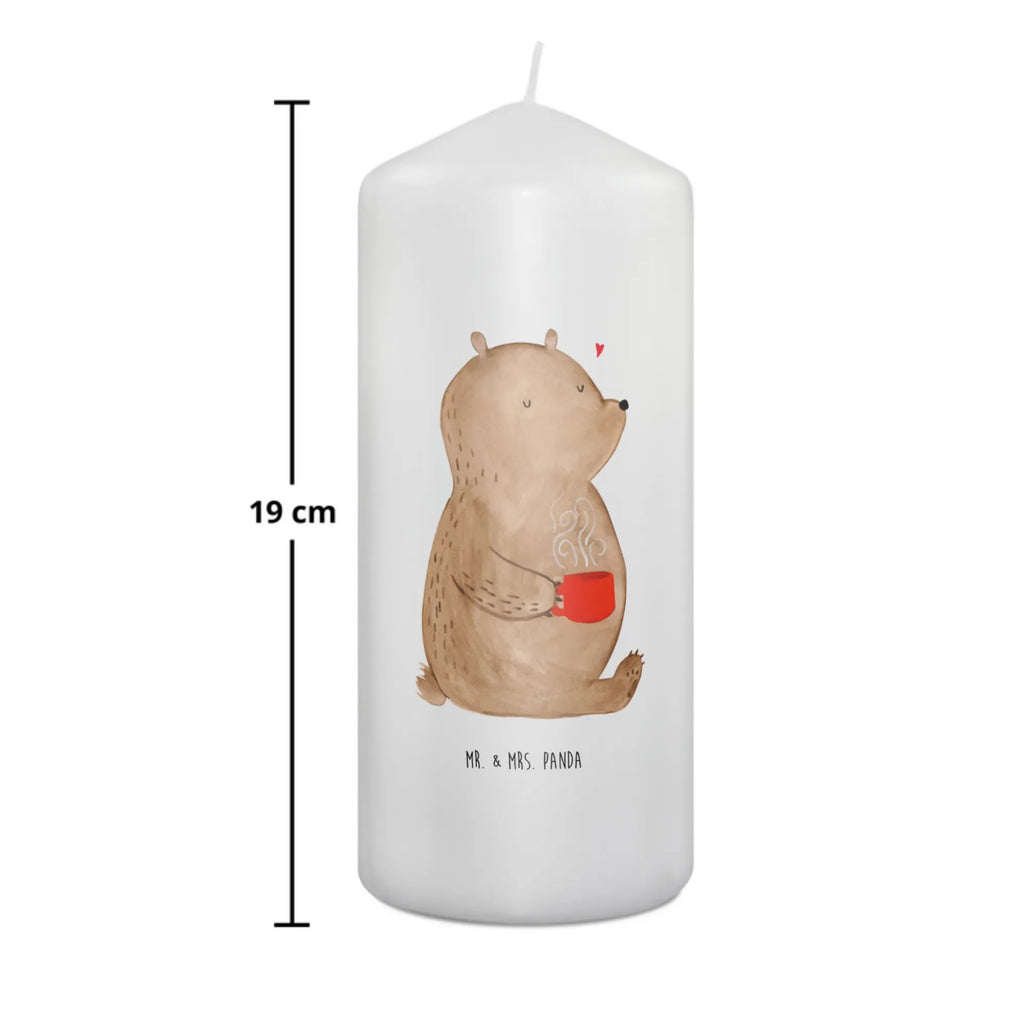 Candle bear Coffee Tischkerze, Geburtstagskerze, Osterkerze, Bedruckte Kerze, Gartenkerze, Handgemachte Kerze, Dekorative Kerze, Geburtskerze, Dekokerze, Kerze Mit Motiv, Erinnerungslicht, Adventskerze, Grosse Kerze, Blockkerze, Weihnachtskerze, Dinnerkerze, Wunschkerze, Laternenkerze, Schmuckkerze, Erinnerungskerze, Zylinderkerze, Hochzeitskerze, Kommunionskerze, Tafelkerze, Wachskerze, Kerze Mit Spruch, Stumpenkerze, Teddybär, Teddy, Bär, Morgenroutine, Coffee, Guten Morgen, Kaffee, Welt Erobern, Welt Retten, Motivation, Bären