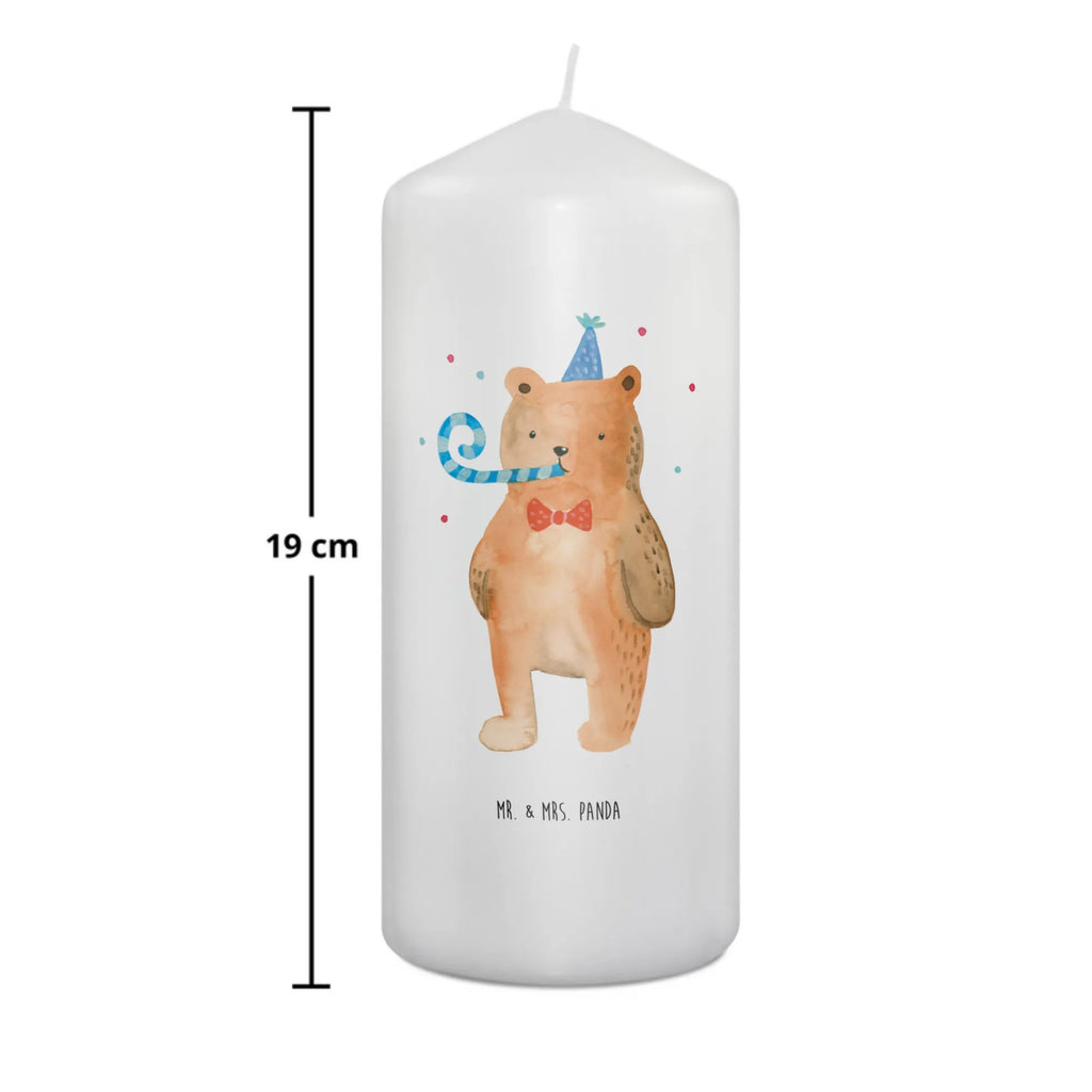 Kerze Birthday Bär Dinnerkerze, Hochzeitskerze, Dekokerze, Blockkerze, Stumpenkerze, Dekorative Kerze, Osterkerze, Wachskerze, Wunschkerze, Handgemachte Kerze, Zylinderkerze, Schmuckkerze, Geburtskerze, Erinnerungslicht, Gartenkerze, Kommunionskerze, Laternenkerze, Erinnerungskerze, Tischkerze, Geburtstagskerze, Kerze Mit Motiv, Adventskerze, Kerze Mit Spruch, Tafelkerze, Grosse Kerze, Bedruckte Kerze, Weihnachtskerze, Teddybär, Teddy, Bär, Alles Gute, Geburtstag, Glückwunsch, Happy Birthday