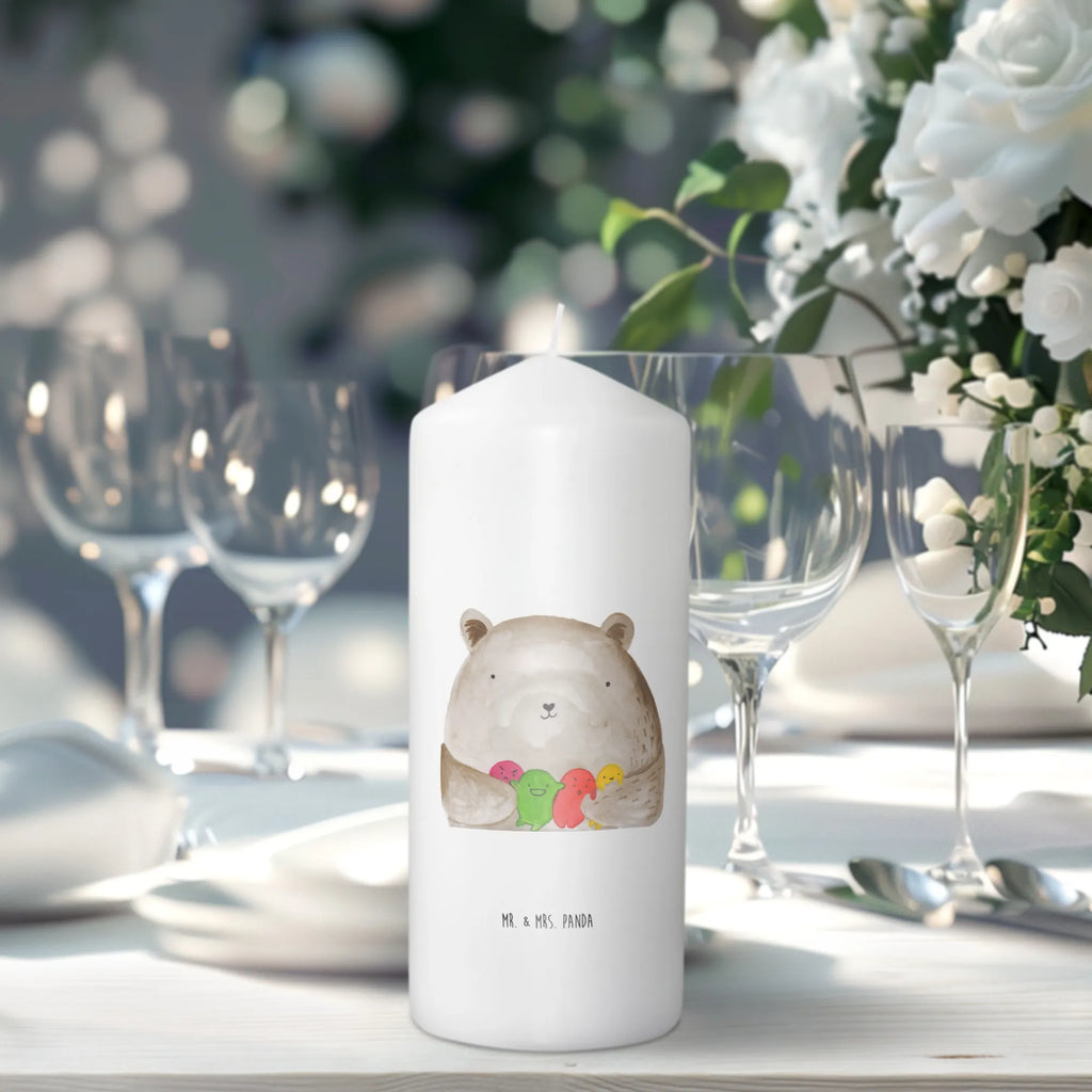 Candle bear Feeling Schmuckkerze, Osterkerze, Erinnerungslicht, Tischkerze, Kommunionskerze, Bedruckte Kerze, Grosse Kerze, Dekokerze, Hochzeitskerze, Dinnerkerze, Laternenkerze, Tafelkerze, Stumpenkerze, Erinnerungskerze, Handgemachte Kerze, Weihnachtskerze, Dekorative Kerze, Adventskerze, Blockkerze, Gartenkerze, Wachskerze, Zylinderkerze, Wunschkerze, Geburtskerze, Geburtstagskerze, Kerze Mit Motiv, Kerze Mit Spruch, Teddybär, Teddy, Bär, Durchgedreht, Wahnsinn, Verrückt