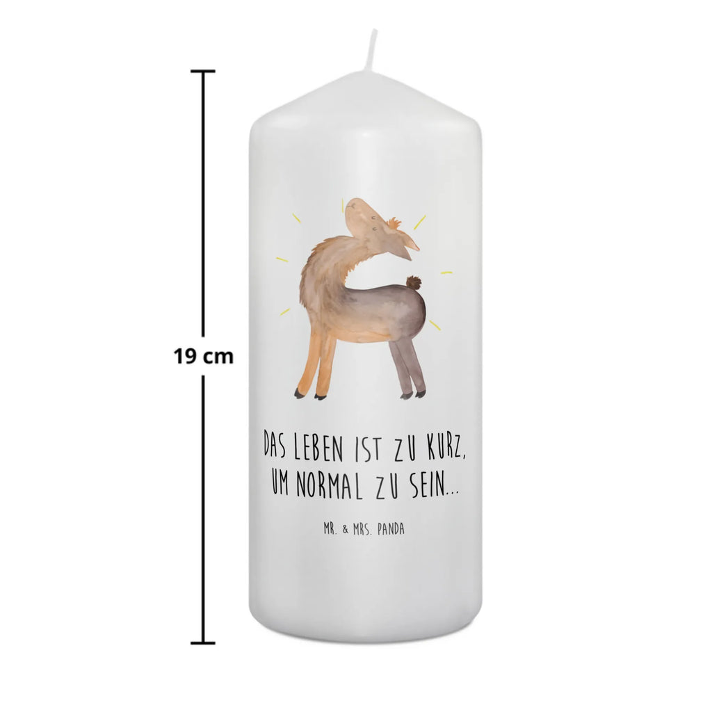 Candle lama Proud Adventskerze, Tafelkerze, Geburtstagskerze, Kerze Mit Spruch, Osterkerze, Stumpenkerze, Handgemachte Kerze, Dekorative Kerze, Laternenkerze, Kerze Mit Motiv, Schmuckkerze, Grosse Kerze, Dekokerze, Kommunionskerze, Bedruckte Kerze, Tischkerze, Erinnerungskerze, Erinnerungslicht, Hochzeitskerze, Dinnerkerze, Blockkerze, Wunschkerze, Geburtskerze, Weihnachtskerze, Zylinderkerze, Wachskerze, Gartenkerze, Alpaka, Lama, Beste Freundin, Außenseiter, Hippie, Familie, Family, Freundinnen, Anders, Lamas, Freundin, Stolz, Neustart, Kumpel