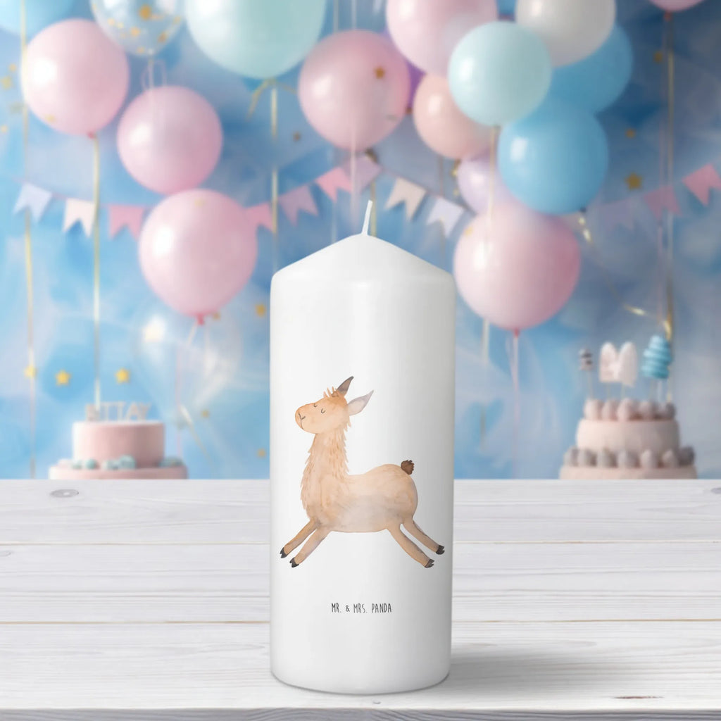 Kerze Lama Springen Kerze Mit Spruch, Blockkerze, Erinnerungslicht, Adventskerze, Handgemachte Kerze, Bedruckte Kerze, Kerze Mit Motiv, Laternenkerze, Geburtskerze, Wachskerze, Geburtstagskerze, Kommunionskerze, Weihnachtskerze, Stumpenkerze, Wunschkerze, Schmuckkerze, Dekorative Kerze, Zylinderkerze, Dekokerze, Erinnerungskerze, Tafelkerze, Gartenkerze, Hochzeitskerze, Grosse Kerze, Dinnerkerze, Osterkerze, Tischkerze, Alpaka, Lama, Lamas, Happy Day, Fröhlich, Neustart, Abitur, Prüfung, Start, Lieblingstag, Guten Morgen, Freundin, Liebeskummer, Glück