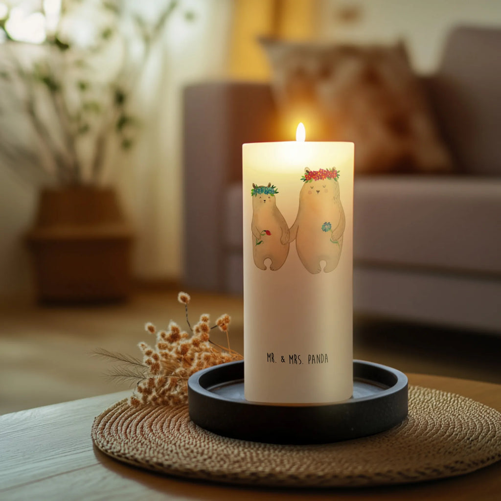 Candle Bears with flower crown Gartenkerze, Wachskerze, Geburtskerze, Bedruckte Kerze, Dekorative Kerze, Weihnachtskerze, Blockkerze, Adventskerze, Tafelkerze, Stumpenkerze, Kerze Mit Spruch, Zylinderkerze, Wunschkerze, Grosse Kerze, Handgemachte Kerze, Dinnerkerze, Geburtstagskerze, Erinnerungskerze, Hochzeitskerze, Schmuckkerze, Osterkerze, Dekokerze, Erinnerungslicht, Tischkerze, Kommunionskerze, Laternenkerze, Kerze Mit Motiv, Vatertag, Familie, Schwester, Bruder, Mama, Papa, Muttertag, Oma, Opa, Töchter, Lieblingsmensch, Bär, Bären, Beste Mutter, Kind, Weltbeste Mama, Geschenk Mama. Muttertag, Family, Lieblingsmama, Vorbild, Mutter, Mami, Tochter, Kinder, Mutti