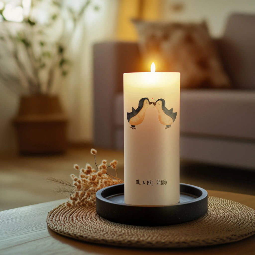 Candle Penguins in love Adventskerze, Kerze Mit Motiv, Grosse Kerze, Tischkerze, Dekorative Kerze, Kerze Mit Spruch, Dinnerkerze, Weihnachtskerze, Wunschkerze, Erinnerungslicht, Handgemachte Kerze, Osterkerze, Geburtstagskerze, Bedruckte Kerze, Schmuckkerze, Wachskerze, Stumpenkerze, Dekokerze, Laternenkerze, Gartenkerze, Hochzeitskerze, Erinnerungskerze, Zylinderkerze, Blockkerze, Kommunionskerze, Tafelkerze, Geburtskerze, Liebesgeschenk, Verlobung, Partner, Ehemann, Ehefrau, Freund, Heiratsantrag, Liebe, Freundin, Heiraten, Jahrestag, Hocheitstag, Pinguin Paar, Pärchen. Liebespaar, Geschenk Hochzeitstag, Gastgeschenk, Paar, Hochzeit, Hochzeitstag, Pinguinpaar, Geschenkidee, Liebesspruch, Pinguin, Pinguin Liebe, Liebesbeweis, Verlobter, Pinguine, Love, Geschenk Freundin, Verlobte, Geschenk Freund