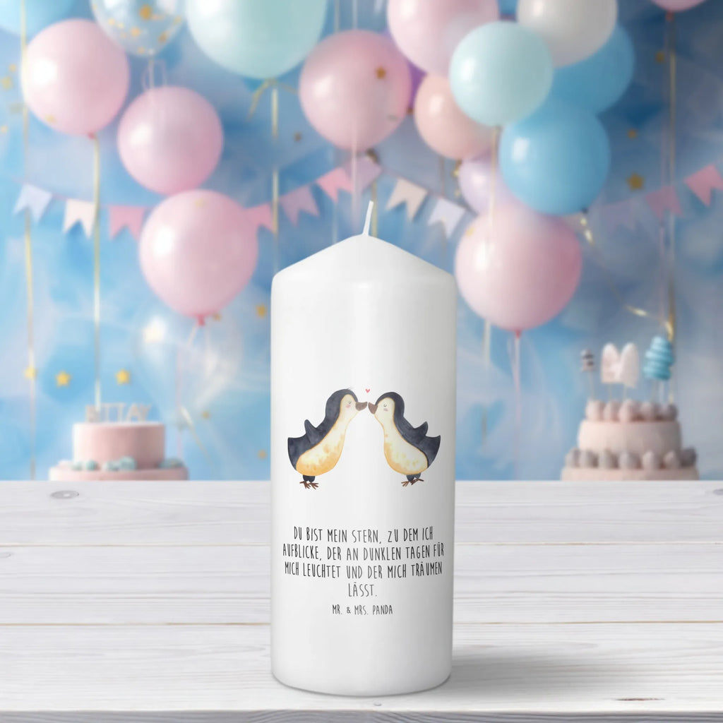 Candle Penguins in love Adventskerze, Kerze Mit Motiv, Grosse Kerze, Tischkerze, Dekorative Kerze, Kerze Mit Spruch, Dinnerkerze, Weihnachtskerze, Wunschkerze, Erinnerungslicht, Handgemachte Kerze, Osterkerze, Geburtstagskerze, Bedruckte Kerze, Schmuckkerze, Wachskerze, Stumpenkerze, Dekokerze, Laternenkerze, Gartenkerze, Hochzeitskerze, Erinnerungskerze, Zylinderkerze, Blockkerze, Kommunionskerze, Tafelkerze, Geburtskerze, Liebesgeschenk, Verlobung, Partner, Ehemann, Ehefrau, Freund, Heiratsantrag, Liebe, Freundin, Heiraten, Jahrestag, Hocheitstag, Pinguin Paar, Pärchen. Liebespaar, Geschenk Hochzeitstag, Gastgeschenk, Paar, Hochzeit, Hochzeitstag, Pinguinpaar, Geschenkidee, Liebesspruch, Pinguin, Pinguin Liebe, Liebesbeweis, Verlobter, Pinguine, Love, Geschenk Freundin, Verlobte, Geschenk Freund
