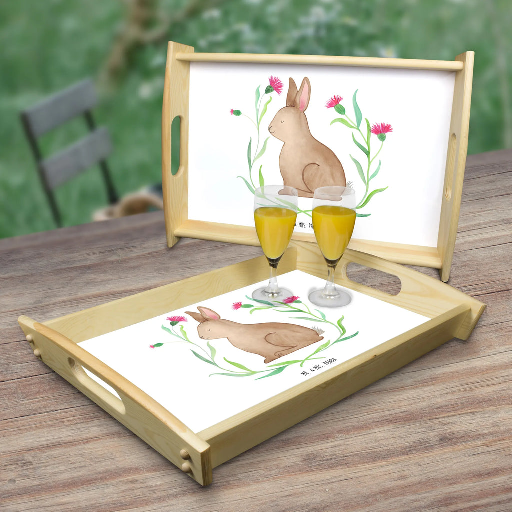 Serviertablett Hase sitzend Holztablett, Serviertablett, Dekotablett, Küchentablett, Frühstückstablett, Tablett, Ostern, Osterhase, Ostergeschenke, Osternest, Osterdeko, Geschenke zu Ostern, Ostern Geschenk, Ostergeschenke Kinder, Ostern Kinder, Osterblume, Liebe, Hase, Kaninchen, Grüße, Frohe Ostern, Ostergrüße