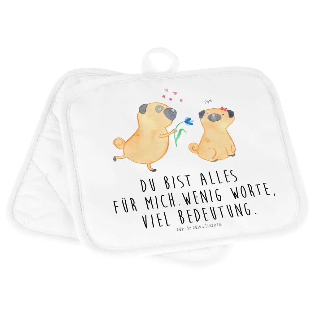 2er Set Topflappen  Mops Verliebt Topflappen Set, Topflappen 2er Set, 2er Set Topflappen, topfhalter, Topflappenset, Topfhandschuhe, Topflappen, Topfuntersetzer, Hunderasse, Hundebesitzer, Sprüche, Hundemotiv, Haustier, Tierliebhaber, Hund, Partner, Geschenk Freund, Hundeliebe, Liebesspruch. Verlobt, Möpse, Liebe, Mops, Verliebt