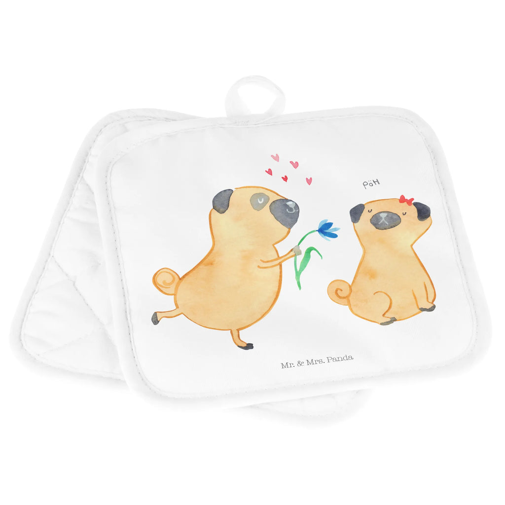 2er Set Topflappen  Mops Verliebt Topflappen Set, Topflappen 2er Set, 2er Set Topflappen, topfhalter, Topflappenset, Topfhandschuhe, Topflappen, Topfuntersetzer, Hunderasse, Hundebesitzer, Sprüche, Hundemotiv, Haustier, Tierliebhaber, Hund, Partner, Geschenk Freund, Hundeliebe, Liebesspruch. Verlobt, Möpse, Liebe, Mops, Verliebt