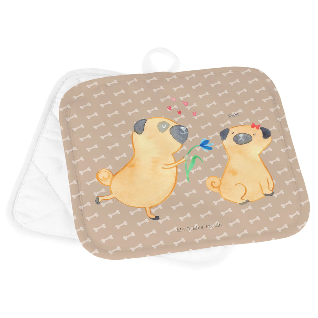 2er Set Topflappen  Mops Verliebt Topflappen Set, Topflappen 2er Set, 2er Set Topflappen, topfhalter, Topflappenset, Topfhandschuhe, Topflappen, Topfuntersetzer, Hunderasse, Hundebesitzer, Sprüche, Hundemotiv, Haustier, Tierliebhaber, Hund, Partner, Geschenk Freund, Hundeliebe, Liebesspruch. Verlobt, Möpse, Liebe, Mops, Verliebt