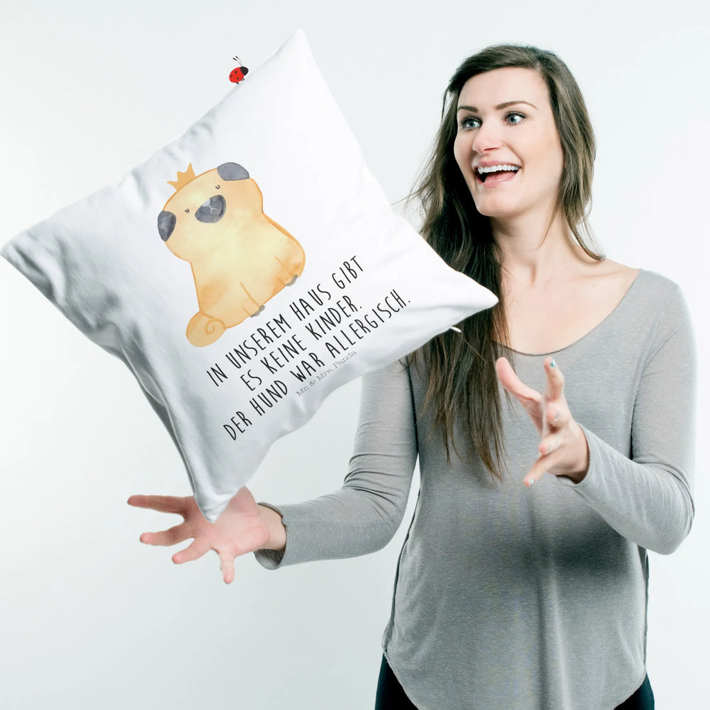 40x40 Kissen Mops Krone zierkissen 40x40, kissen mikrofaser, wohnzimmer kissen, Kopfkissen 40x40, 40x40 kissen, Motivkissen, Dekokissen Sofa, Kissen, Dekokissen 40x40, zier kissen, kissen für couch, couchkissen 40x40, Kopfkissen, deko kissen, Dekokissen, 40 X 40 Kissen, Sofakissen, Polsterkissen, sofa kissen, Zierkissen, kuschel kissen, Mikrofaser Kissen, kissen 40 x 40, wurfkissen, Kissen 40x40, microfaser kopfkissen, microfaser dekokissen, microfaser zierkissen, Sofakissen 40x40, Kuschelkissen, microfaser sofakissen, kissen für sofa, kuschelkissen 40x40, Couchkissen, couch kissen, Hunderasse, Hundebesitzer, Sprüche, Hundemotiv, Haustier, Tierliebhaber, Hund, Kinderlos, Hundebesitzer. Spruch, Mops, Hausregel, Lustig, Allergisch