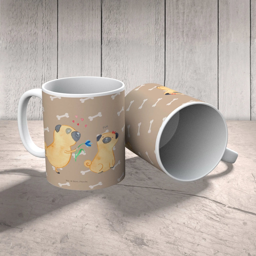 Kindertasse Mops Verliebt Kindertasse Mit Tiermotiv, Kindertasse Bruchsicher, Kindertasse Bunt, Nachhaltige Kindertasse, Kindertasse Für Vorschüler, Trinklern-Tasse, Trinklernbecher Aus Kunststoff, Kindertasse Spülmaschinenfest, Tasse Für Kinder, Kindertasse Aus Silikon, Kindertasse, Kinderbecher, Kindertasse Mit Griffen, Kinderbecher Aus Edelstahl, Kinderbecher Für Kleinkinder, Kindertasse Mit Strohhalm, Kinderbecher Unzerbrechlich, Kindertasse BPA-Frei, Kinder-Porzellantasse, Tasse Mit Henkel Für Kinder, Kindertasse Ökologisch, Kinder-Porzellantasse Mit Motiv, Kindergeburtstag, Kindertasse Mit Cartoonmotiv, Design Kindertasse, Kindertasse Handgemacht, Kinderbecher Mit Deckel, Kindertasse Für Baby, Kindertasse Mikrowellengeeignet, Kinderbecher Mit Spruch, Tasse Für Schulanfänger, Trinklernbecher Personalisiert, Trinklernbecher, Tasse Für Kleinkinder, Trinklernbecher Mit Deckel, Kinder-Thermobecher, Kindertasse Auslaufsicher, Kinder-Keramiktasse, Hunderasse, Hundebesitzer, Sprüche, Hundemotiv, Haustier, Tierliebhaber, Hund, Geschenk Freund, Partner, Möpse, Liebe, Liebesspruch. Verlobt, Mops, Hundeliebe, Verliebt