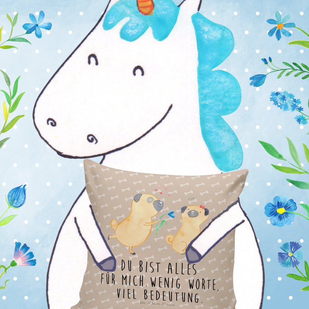 40x40 Kissen Mops Verliebt kissen für couch, zier kissen, Couchkissen, kuschelkissen 40x40, Kopfkissen 40x40, Dekokissen, Sofakissen, Mikrofaser Kissen, couch kissen, microfaser dekokissen, deko kissen, Dekokissen 40x40, Kopfkissen, Sofakissen 40x40, wohnzimmer kissen, zierkissen 40x40, kissen 40 x 40, Polsterkissen, Kuschelkissen, microfaser kopfkissen, couchkissen 40x40, kissen für sofa, wurfkissen, Kissen 40x40, Motivkissen, microfaser zierkissen, sofa kissen, microfaser sofakissen, kuschel kissen, Zierkissen, 40 X 40 Kissen, Dekokissen Sofa, 40x40 kissen, kissen mikrofaser, Kissen, Hunderasse, Hundebesitzer, Sprüche, Hundemotiv, Haustier, Tierliebhaber, Hund, Liebe, Möpse, Mops, Verliebt, Hundeliebe, Partner, Geschenk Freund, Liebesspruch. Verlobt