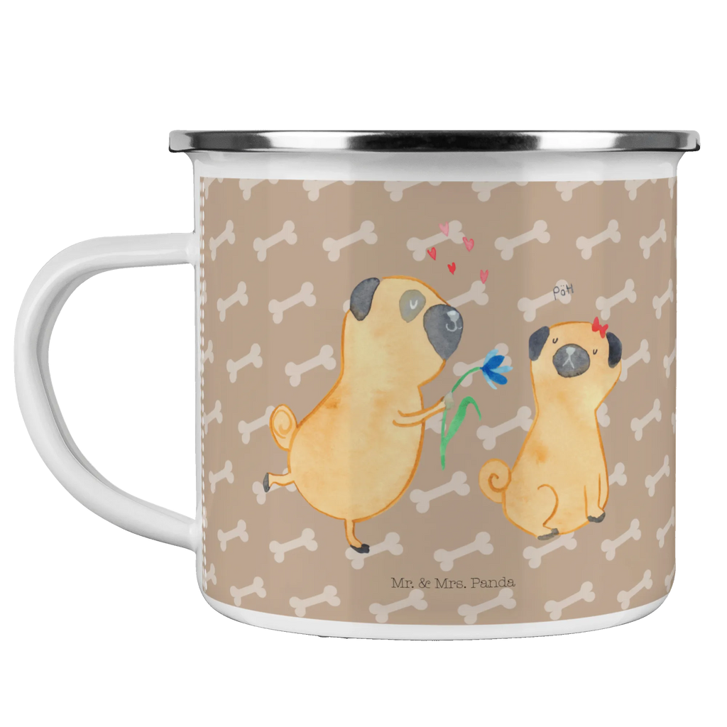 Camping Emaille Tasse Mops Verliebt wandertasse, Becher, Tasse, Kaffeetasse, reisetasse, Campingbecher, Trinkbecher, Metalltasse, metallbecher, Reisebecher, Tasse Emaille, becher emaille, Emailletasse, wanderbecher, Blechtasse, Emaille Tasse, Teebecher, blechbecher, Emaille Becher, emaillebecher, Teetasse, Campingtasse, Pott, Kaffeebecher, Hunderasse, Hundebesitzer, Sprüche, Hundemotiv, Haustier, Tierliebhaber, Hund, Mops, Hundeliebe, Möpse, Verliebt, Liebesspruch. Verlobt, Liebe, Geschenk Freund, Partner