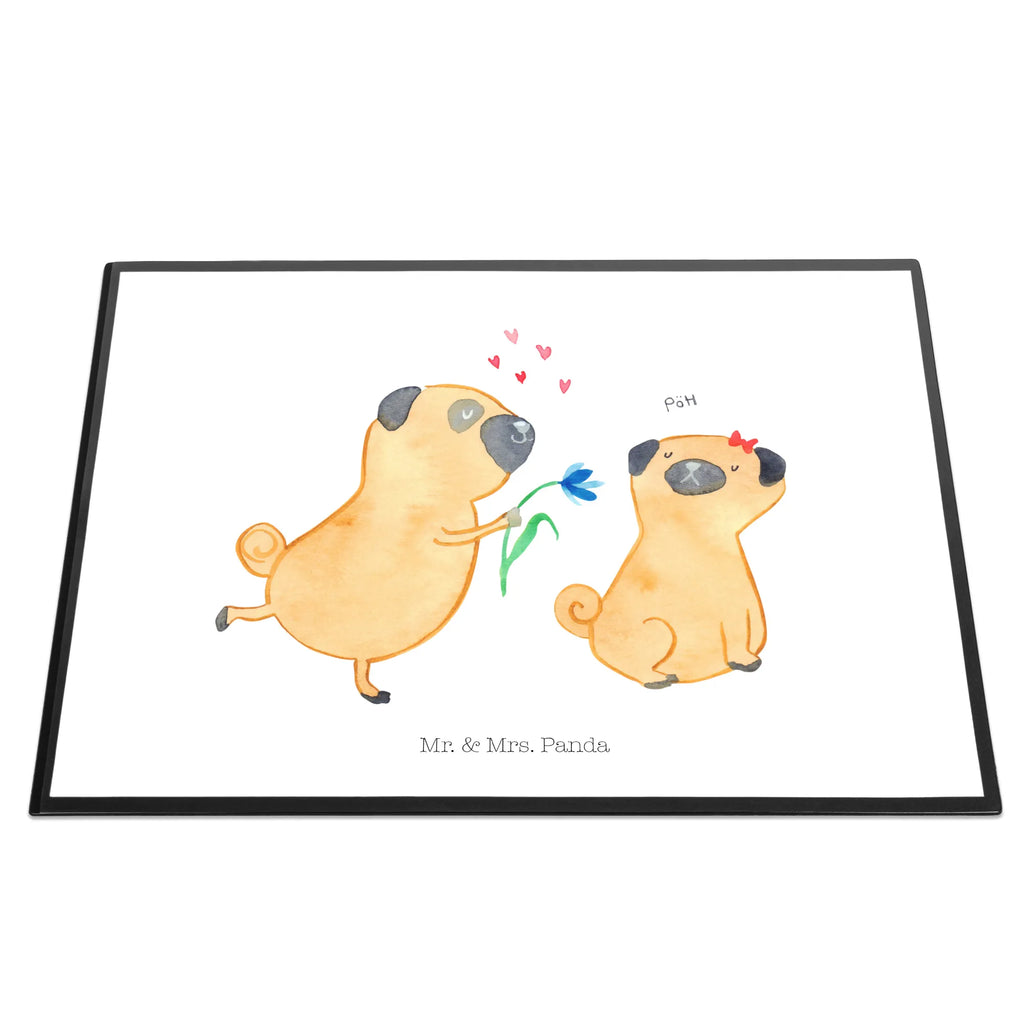 Schreibtischunterlage Mops verliebt Schreibtischunterlage Groß, Schreibwaren, Schreibtisch Unterlagen, Schreibunterlage, Bürobedarf, Büroartikel, Schreibtischauflage, Hund, Hundemotiv, Haustier, Hunderasse, Tierliebhaber, Hundebesitzer, Sprüche, Geschenk Freund, Liebesspruch. Verlobt, Mops, Liebe, Partner, Hundeliebe, verliebt, Möpse