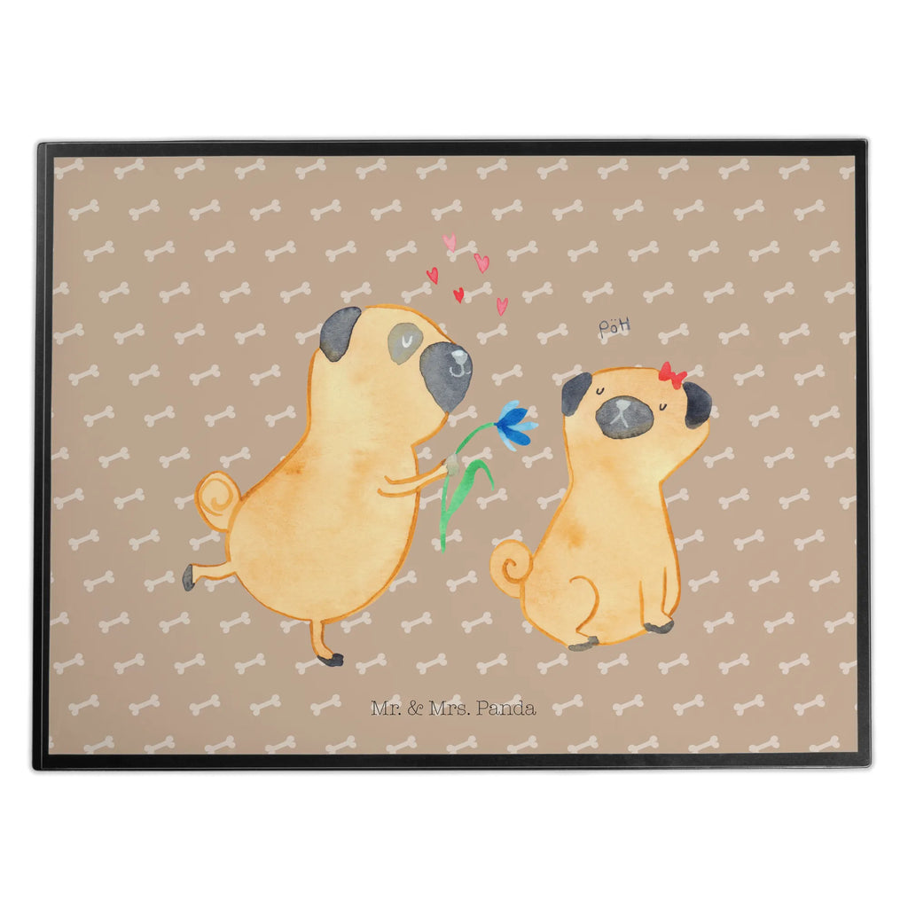 Schreibtischunterlage Mops verliebt Schreibtischunterlage Groß, Schreibwaren, Schreibtisch Unterlagen, Schreibunterlage, Bürobedarf, Büroartikel, Schreibtischauflage, Hund, Hundemotiv, Haustier, Hunderasse, Tierliebhaber, Hundebesitzer, Sprüche, Geschenk Freund, Liebesspruch. Verlobt, Mops, Liebe, Partner, Hundeliebe, verliebt, Möpse