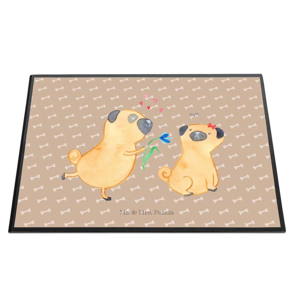 Schreibtischunterlage Mops verliebt Schreibtischunterlage Groß, Schreibwaren, Schreibtisch Unterlagen, Schreibunterlage, Bürobedarf, Büroartikel, Schreibtischauflage, Hund, Hundemotiv, Haustier, Hunderasse, Tierliebhaber, Hundebesitzer, Sprüche, Geschenk Freund, Liebesspruch. Verlobt, Mops, Liebe, Partner, Hundeliebe, verliebt, Möpse