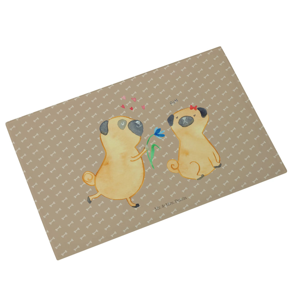 Glasschneidebrett Mops Verliebt XXL Glasschneidebrett, Fotodruck Glasschneidebrett XXL, XL Glasschneidebrett, Glas Schneideplatte Für Brot XL, Glas Arbeitsbrett XXL, Glasschneidebrett Extra Groß, Glas Schneidbrett Für Fleisch XL, Überdimensionales Glasschneidebrett, Glasschneidebrett Rutschfest XL, Glasschneidebrett XXL, Elegantes Glasschneidebrett XXL, Glas Schneidbrett Mit Saftrille Groß, Sicherheitsglas Schneidebrett XL, Hitzebeständiges Glasschneidebrett Groß, Glas Schneidebrett Wohnzimmer Groß, Großes Schneidebrett Aus Glas, Glas Küchenbrett Extra Groß, Hygiene-Glasschneidebrett Groß, Glas Schneideplatte XL, Glasschneideunterlage Groß, Glas Schneidbrett Für Gemüse Groß, Extra Großes Glasschneidebrett, Dekoratives Glasschneidebrett XL, Schneideplatte Aus Glas XXL, Großformatiges Glasschneidebrett, Glas Schneidebrett Für Käse XL, Individuelles Glasschneidebrett XL., Küchenunterlage Aus Glas Groß, Modernes Glasschneidebrett Extra Groß, Robustes Glasschneidebrett Groß, Hund, Hundemotiv, Haustier, Hunderasse, Tierliebhaber, Hundebesitzer, Sprüche, Möpse, Hundeliebe, Mops, verliebt, Geschenk Freund, Partner, Liebe, Liebesspruch. Verlobt