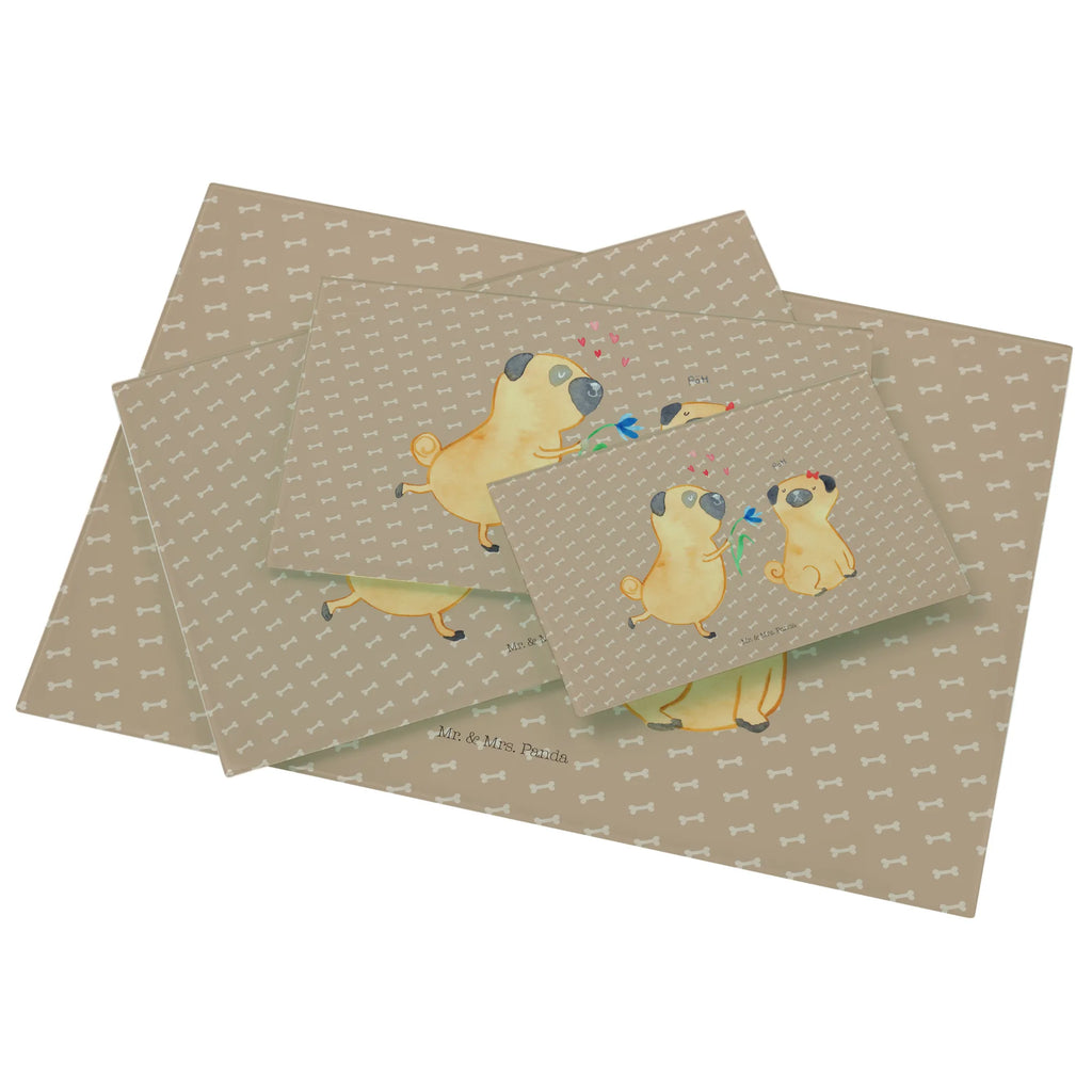 Glasschneidebrett Mops Verliebt XXL Glasschneidebrett, Fotodruck Glasschneidebrett XXL, XL Glasschneidebrett, Glas Schneideplatte Für Brot XL, Glas Arbeitsbrett XXL, Glasschneidebrett Extra Groß, Glas Schneidbrett Für Fleisch XL, Überdimensionales Glasschneidebrett, Glasschneidebrett Rutschfest XL, Glasschneidebrett XXL, Elegantes Glasschneidebrett XXL, Glas Schneidbrett Mit Saftrille Groß, Sicherheitsglas Schneidebrett XL, Hitzebeständiges Glasschneidebrett Groß, Glas Schneidebrett Wohnzimmer Groß, Großes Schneidebrett Aus Glas, Glas Küchenbrett Extra Groß, Hygiene-Glasschneidebrett Groß, Glas Schneideplatte XL, Glasschneideunterlage Groß, Glas Schneidbrett Für Gemüse Groß, Extra Großes Glasschneidebrett, Dekoratives Glasschneidebrett XL, Schneideplatte Aus Glas XXL, Großformatiges Glasschneidebrett, Glas Schneidebrett Für Käse XL, Individuelles Glasschneidebrett XL., Küchenunterlage Aus Glas Groß, Modernes Glasschneidebrett Extra Groß, Robustes Glasschneidebrett Groß, Hund, Hundemotiv, Haustier, Hunderasse, Tierliebhaber, Hundebesitzer, Sprüche, Möpse, Hundeliebe, Mops, verliebt, Geschenk Freund, Partner, Liebe, Liebesspruch. Verlobt