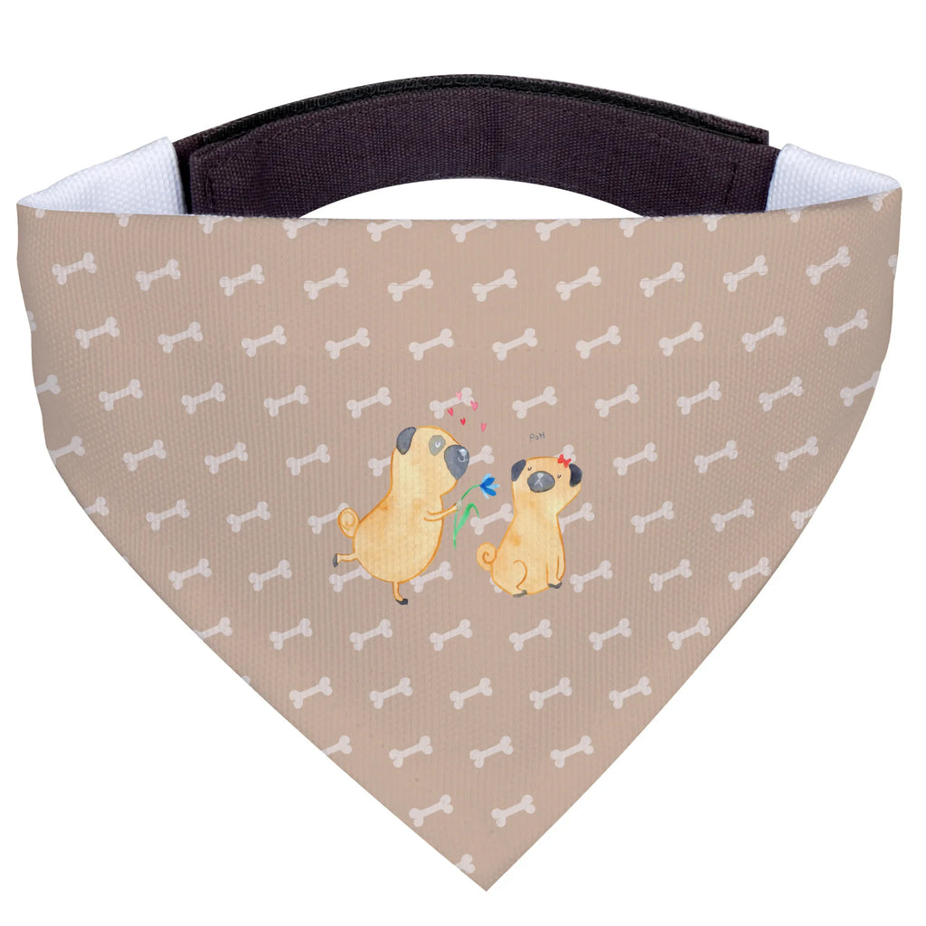 Dog neckerchief pug In love Tuch, mittel, Halstuch, Hundehalstuch, Hunde, mittelgroße Hunde, Hund, Hundemotiv, Haustier, Hunderasse, Tierliebhaber, Hundebesitzer, Sprüche, Liebesspruch. Verlobt, Geschenk Freund, verliebt, Mops, Liebe, Möpse, Hundeliebe, Partner