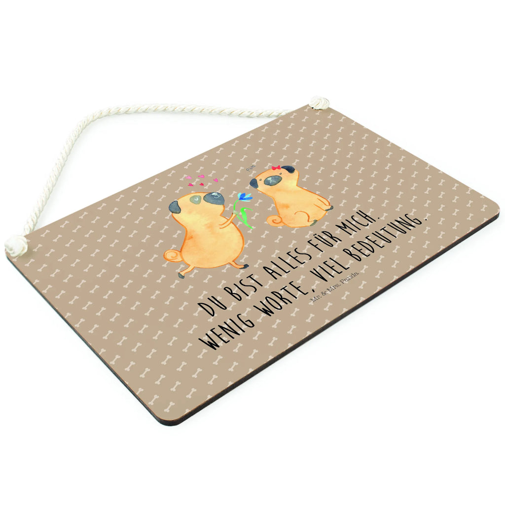 Deko Schild Mops Verliebt Dekoschild Zum Aufhängen, Deko schild Landhausstil, Dekoschild Für Badezimmer, Türschild, Deko schild Modern, Metallschild, Dekoschild Für Flur, Dekoschild Geschenk, Schild Aus Metall, Shabby Chic Schild, Vintage Schild, Deko Schild, Lustiges Deko schild, Deko schild Mit Lebensweisheit, Dekoschild Handgemacht, Schild Aus Holz, Wandschild, Wanddeko Schild, Dekoschild Klein, Deko schild Mit Spruch, Dekoschild Groß, Deko schild Für Wohnzimmer, Dekoschild Für Freunde, Dekoschild, Holzschild, Deko schild Für Balkon, Rustikales Deko schild, Deko schild Liebevoll Gestaltet, Deko schild Für Küche, Deko Wandtafel, Deko schild Mit Blumenmotiv, Schild Zum Hinstellen, Türschild Mit Spruch, Dekoschild Aus Holz, Spruchschild, Schild Zum Aufstellen, Deko schild Mit Herz, Dekoschild Für Familie, Dekos child Für Garten, Deko schild Mit Motiv, Hund, Hundemotiv, Haustier, Hunderasse, Tierliebhaber, Hundebesitzer, Sprüche, Mops, Partner, Geschenk Freund, Liebe, verliebt, Liebesspruch. Verlobt, Hundeliebe, Möpse