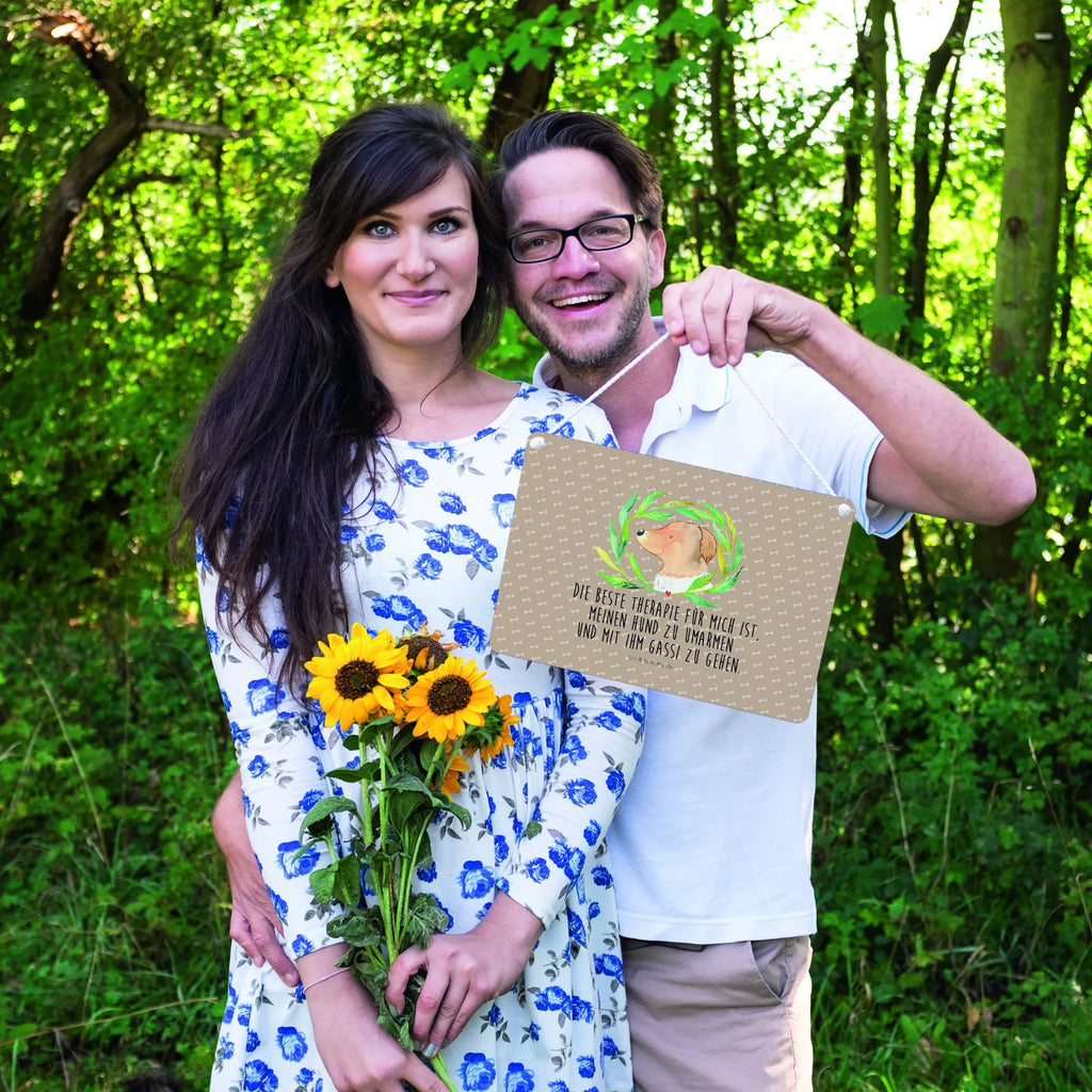 Deko Schild Hund Blumen Deko Schild, Wandschild, Motivschild, hängeschild, wandhänger, sprüche schild, dekotafel, Holzschild, dekoschilder, holzbild, Holztafel, Dekoschild, Spruchschild, Türschild Familie, dekoration schild, Küchenschild, Deko Wandtafel, Schild mit Spruch, wandtafel, Türschild, Badschild, Schild, Hunderasse, Sprüche, Hundebesitzer, Hund, Hundemotiv, Haustier, Tierliebhaber, Ranke, Hunde, Hundeglück, Hundeliebe, Selbsttherapie, Therapie