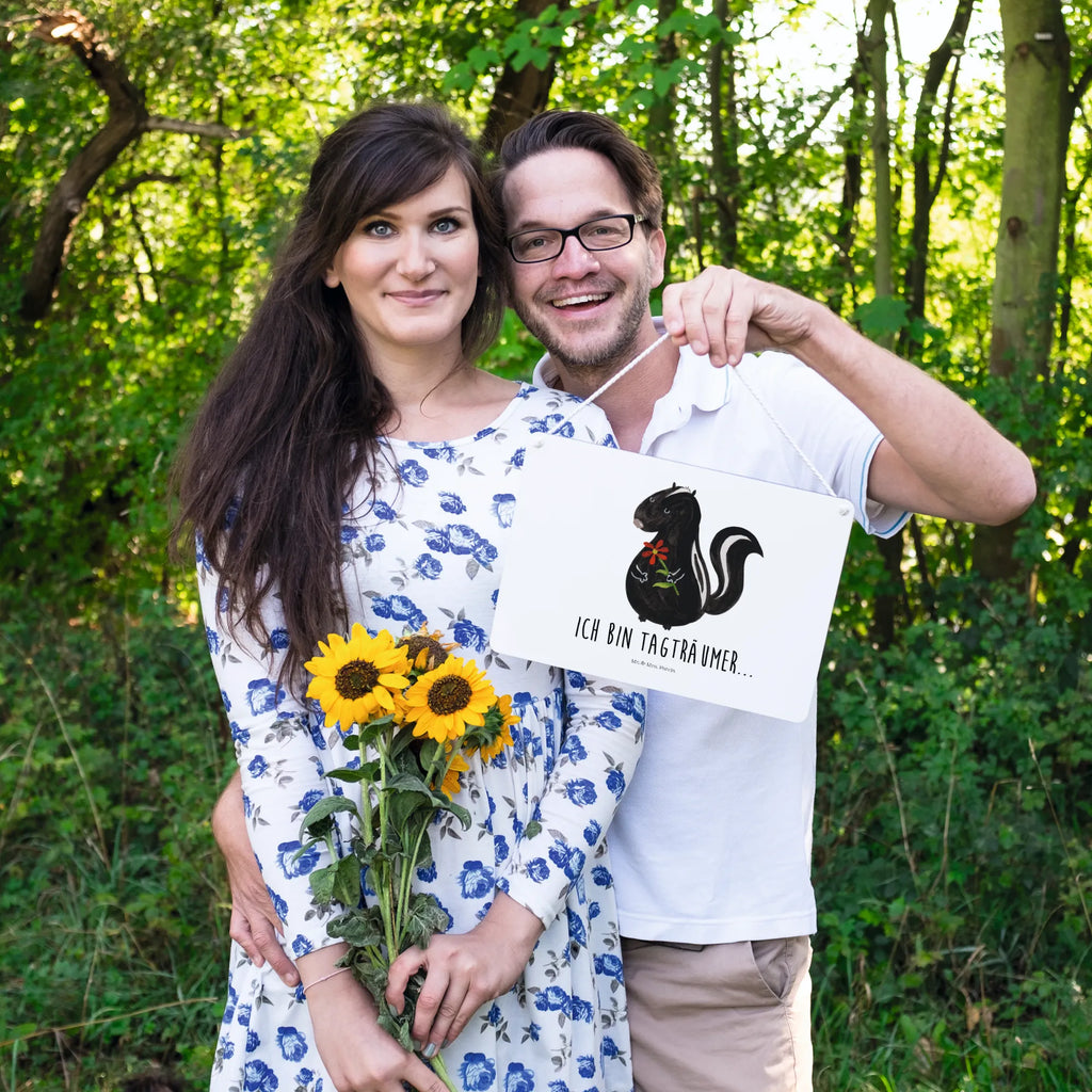 Deko Schild Stinktier Blume dekotafel, Türschild, Motivschild, Holzschild, sprüche schild, Küchenschild, dekoschilder, Schild mit Spruch, dekoration schild, Holztafel, Deko Wandtafel, Schild, Türschild Familie, Badschild, Dekoschild, wandtafel, Spruchschild, Deko Schild, holzbild, hängeschild, Wandschild, wandhänger, Skunk, Stinktier, Raubtier, Wildtier, Verträumt, Stinki, Träume, Stinker, Dreams, Tagträumer