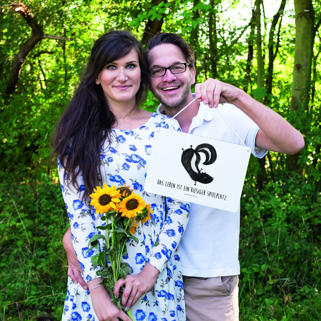 Decorative sign skunk handstand Deko Schild, Motivschild, Holzschild, Badschild, dekoration schild, hängeschild, Schild, Küchenschild, wandtafel, Türschild Familie, wandhänger, dekotafel, holzbild, Türschild, Dekoschild, dekoschilder, Wandschild, Holztafel, Spruchschild, Deko Wandtafel, Schild mit Spruch, sprüche schild, Skunk, Stinktier, Stinker, Verpielt, Spielplatz, Raubtier, Wildtier, Stinki, Kind