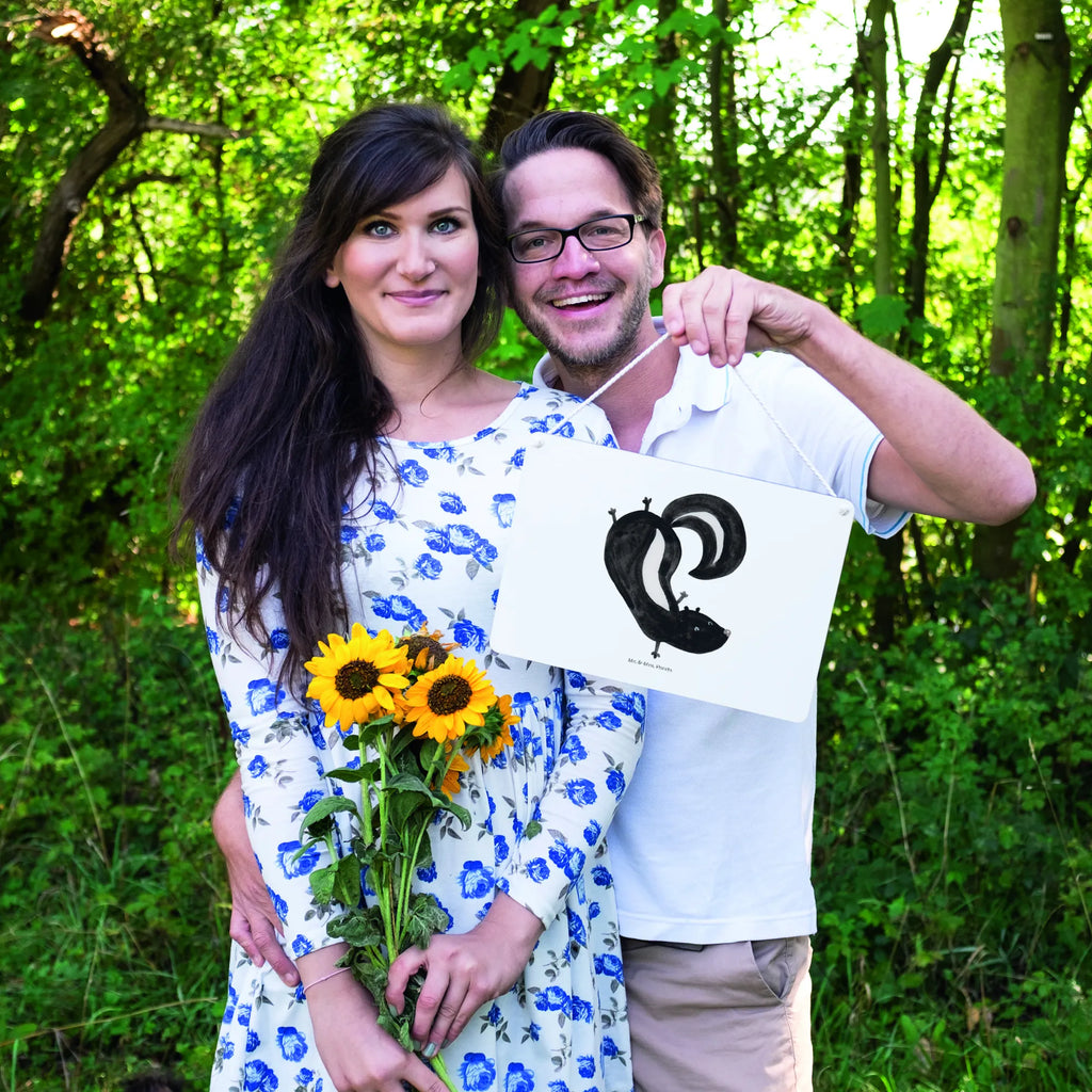 Decorative sign skunk handstand Deko Schild, Motivschild, Holzschild, Badschild, dekoration schild, hängeschild, Schild, Küchenschild, wandtafel, Türschild Familie, wandhänger, dekotafel, holzbild, Türschild, Dekoschild, dekoschilder, Wandschild, Holztafel, Spruchschild, Deko Wandtafel, Schild mit Spruch, sprüche schild, Skunk, Stinktier, Stinker, Verpielt, Spielplatz, Raubtier, Wildtier, Stinki, Kind