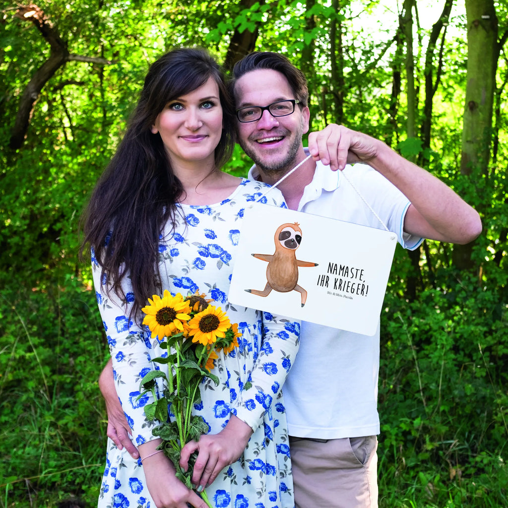 Decorative sign sloth yoga Deko Schild, Küchenschild, dekoschilder, wandhänger, holzbild, dekoration schild, sprüche schild, Holztafel, Schild, Holzschild, hängeschild, Motivschild, Türschild Familie, wandtafel, Dekoschild, Badschild, Deko Wandtafel, Wandschild, Schild mit Spruch, dekotafel, Spruchschild, Türschild, Faultier Deko, Faultier Geschenk, Faultier, Krieger, Namaste, Yogaübungen, Meditation, faul, Entspannung, Gelassenheit, Atmung, Faultiere, Yoga, Lieblingstier