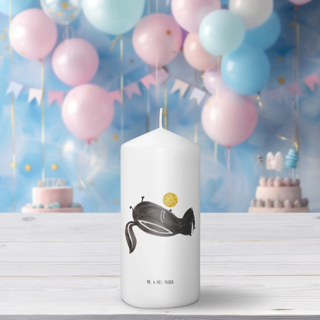Candle skunk ball Duftkerze, Grablicht, Kerze Für Firmung, Sojawachskerze, Gedenkkerze, Kerze Für Weihnachten, Kerze Für Kommunion, Teelicht, Tafelkerze, Kerze Mit Gravur, Kerze Als Gastgeschenk, Kerze Mit Namensgravur, Kerze Für Ostern, Tischkerze, Andachtskerze, Dinnerkerzenpaar, Gartenkerze, Kerze Mit Fotoeinleger, Outdoor-Kerze, Kerze Für Hochzeit, Kerze Für Taufe, Blockkerze, Votivkerze, Grabkerze, Kerze Mit Prägung, Kerze Mit Spruch, Kerze Mit Duft, Kerze Für Geburtstag, Handgemachte Kerze, Dinnerkerze, Kerze Ohne Duft, Handgegossene Kerze, Stabkerze, Laternenkerze, Bio-Kerze, Metall-Kerze, Stumpenkerzen-Set, Fair-Trade-Kerze, Stearin­kerze, Stumpenkerze, Streukerze, Kerze Für Advent, Trauerkerze, Glas-Kerze, Kerze Mit Motiv, Kerze, Stinktier, Skunk, Wildtier, Stinker, Weisheit, verspielt, Raubtier, Stinki