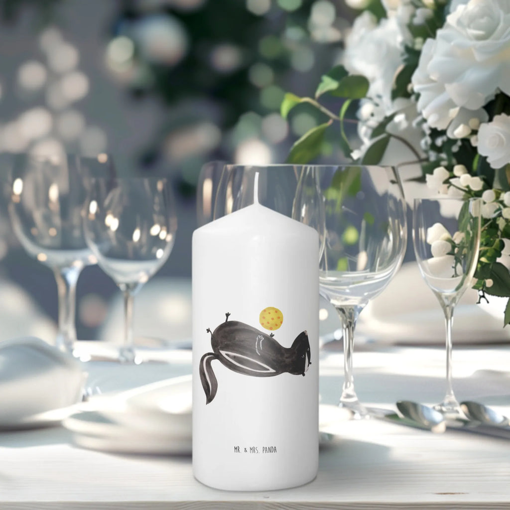 Candle skunk ball Duftkerze, Grablicht, Kerze Für Firmung, Sojawachskerze, Gedenkkerze, Kerze Für Weihnachten, Kerze Für Kommunion, Teelicht, Tafelkerze, Kerze Mit Gravur, Kerze Als Gastgeschenk, Kerze Mit Namensgravur, Kerze Für Ostern, Tischkerze, Andachtskerze, Dinnerkerzenpaar, Gartenkerze, Kerze Mit Fotoeinleger, Outdoor-Kerze, Kerze Für Hochzeit, Kerze Für Taufe, Blockkerze, Votivkerze, Grabkerze, Kerze Mit Prägung, Kerze Mit Spruch, Kerze Mit Duft, Kerze Für Geburtstag, Handgemachte Kerze, Dinnerkerze, Kerze Ohne Duft, Handgegossene Kerze, Stabkerze, Laternenkerze, Bio-Kerze, Metall-Kerze, Stumpenkerzen-Set, Fair-Trade-Kerze, Stearin­kerze, Stumpenkerze, Streukerze, Kerze Für Advent, Trauerkerze, Glas-Kerze, Kerze Mit Motiv, Kerze, Stinktier, Skunk, Wildtier, Stinker, Weisheit, verspielt, Raubtier, Stinki
