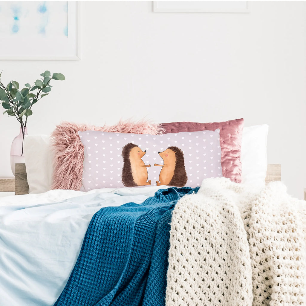 80x40 Pärchen Kissen Igel Liebe Kissen Set Für Paare, Kissen Für Verliebte, Partnerkissen, Zweierkissen, Kissen Für Paare, Liebesbeweis Kissen, Pärchenkissen, Beziehungskissen, Kissen Doppelt, Kuschelkissen Für Zwei, Geschenk Kissen Pärchen, Liebeskissen, Pärchen Kissen, Bettkissen Für Paare, Sofakissen Pärchen, Romantisches Kissen Set, Deko Kissen Paar, Pärchenkissen Set, Couples Pillow, Herzenskissen, Liebe, Partner, Freund, Freundin, Ehemann, Ehefrau, Heiraten, Verlobung, Heiratsantrag, Liebesgeschenk, Jahrestag, Hocheitstag, Geschenk, Hochzeitstag, Verlobt, Verliebt, Verheiratet, Igel, Hochzeit, Liebesbeweis