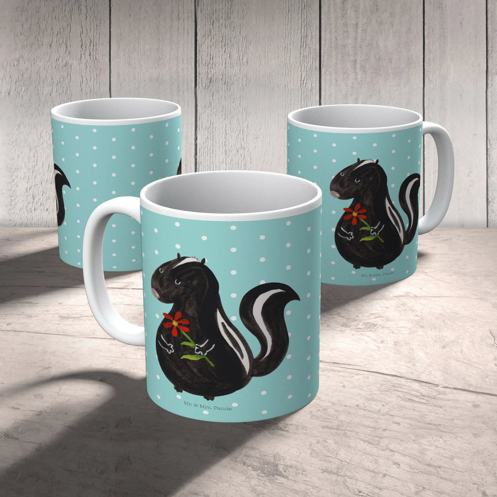 Mug skunk flower Geschenktasse, Tasse mit Motiven, Kaffeetasse, Bürotasse, Keramiktasse, Porzellantasse, Teetasse, Tasse, Tasse mit Zitaten, Stinktier, Skunk, Raubtier, Dreams, Träume, Tagträumer, Stinker, Stinki, Wildtier, verträumt