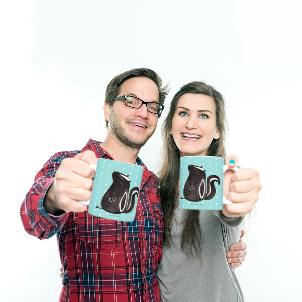 Mug skunk Sit haferl, schöne tasse, Becher, Dekotasse, Kakaotasse, Frühstücksbecher, Trinktasse, kaffeebecher bedruckt, Designtasse, Henkeltasse, Tasse mit Spruch, tasse für büro, Tasse, Kaffeetasse, Teebecher, Teepott, Bürobecher, Geschenktasse, Kaffeebecher, kaffeetasse keramik, Frühstückstasse, Mug, Pott, Bedruckte Tasse, Keramikbecher, hochwertige tasse, kaffeetasse bedruckt, milchkaffeetasse, Sprüchetasse, design tasse, Kaffeepott, Trinkbecher, Keramiktasse, statement tasse, heißgetränkebecher, kaffeebecher keramik, tasse für kaffee, Henkelbecher, Motivtasse, Bürotasse, Tasse mit Motiv, Coffee Mug, Teetasse, Skunk, Stinktier, Stinker, Büro, Raubtier, Wildtier, Stinki, Recht, Besserwisser, Spruch