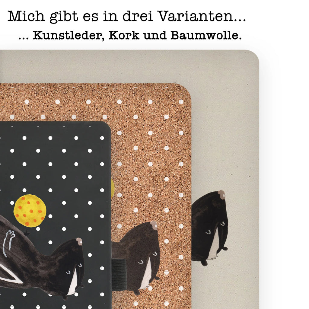 Bawełniany notatnik DIN A4 skunks piłka DIN A4 Notizheft, Umweltfreundliches Notizbuch A4, Notizbuch Mit Stoffeinband, DIN A4 Journal, Notizbuch DIN A4, DIN A4 Projektbuch, A4 Notizbuch Punkte, DIN A4 Notizbuch Design, DIN A4 Bullet Journal, Stoff Notizbuch A4, DIN A4 Uni Notizbuch, Notizbuch A4 Kariert, Notizbuch A4 Liniert, DIN A4 Notizbuch Handgemacht, Schreibbuch DIN A4, DIN A4 Notizbuch Büro, DIN A4 Notizbuch Für Schule, DIN A4 Tagebuch, DIN A4 Schüler Notizbuch, DIN A4 Arbeitsbuch, DIN A4 Skizzenbuch, Öko Notizbuch DIN A4, DIN A4 Notizbuch, DIN A4 Planer, DIN A4 Notizbuch Hardcover, DIN A4 Notizbuch Softcover, Tagebuch DIN A4, Notizbuch Aus Baumwolle, Baumwoll Notizbuch, DIN A4 Notizbuch Für Studium, DIN A4 Notizbuch Kreativ, DIN A4 Ideenbuch, DIN A4 Notizbuch Geschenk, DIN A4 Notizbuch Für Lehrer, Natur Notizbuch A4, Nachhaltiges Notizbuch A4, Notizbuch A4 Blanko, Stinktier, Skunk, Stinki, Raubtier, Stinker, Verspielt, Weisheit, Wildtier