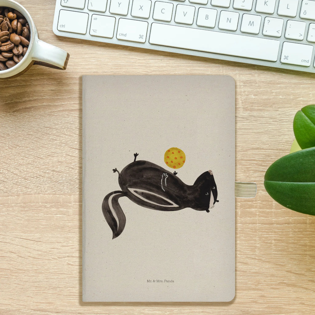 Bawełniany notatnik DIN A4 skunks piłka DIN A4 Notizheft, Umweltfreundliches Notizbuch A4, Notizbuch Mit Stoffeinband, DIN A4 Journal, Notizbuch DIN A4, DIN A4 Projektbuch, A4 Notizbuch Punkte, DIN A4 Notizbuch Design, DIN A4 Bullet Journal, Stoff Notizbuch A4, DIN A4 Uni Notizbuch, Notizbuch A4 Kariert, Notizbuch A4 Liniert, DIN A4 Notizbuch Handgemacht, Schreibbuch DIN A4, DIN A4 Notizbuch Büro, DIN A4 Notizbuch Für Schule, DIN A4 Tagebuch, DIN A4 Schüler Notizbuch, DIN A4 Arbeitsbuch, DIN A4 Skizzenbuch, Öko Notizbuch DIN A4, DIN A4 Notizbuch, DIN A4 Planer, DIN A4 Notizbuch Hardcover, DIN A4 Notizbuch Softcover, Tagebuch DIN A4, Notizbuch Aus Baumwolle, Baumwoll Notizbuch, DIN A4 Notizbuch Für Studium, DIN A4 Notizbuch Kreativ, DIN A4 Ideenbuch, DIN A4 Notizbuch Geschenk, DIN A4 Notizbuch Für Lehrer, Natur Notizbuch A4, Nachhaltiges Notizbuch A4, Notizbuch A4 Blanko, Stinktier, Skunk, Stinki, Raubtier, Stinker, Verspielt, Weisheit, Wildtier