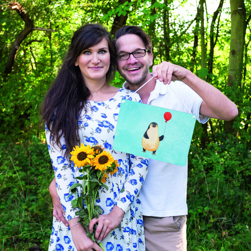 Deko Schild Pinguin Luftballon hängeschild, sprüche schild, Spruchschild, Türschild Familie, Motivschild, Holztafel, Deko Wandtafel, Küchenschild, dekoschilder, Schild, wandtafel, dekoration schild, wandhänger, Dekoschild, Holzschild, Badschild, Deko Schild, Türschild, Schild mit Spruch, dekotafel, holzbild, Wandschild, Pinguin, Neustart, Motivation, Geschenk Freundin, Glück, Liebe, Pinguine, Lebenslust, Geschenkidee, Luftballon, Tagträume, Neues Leben, Beste Freundin