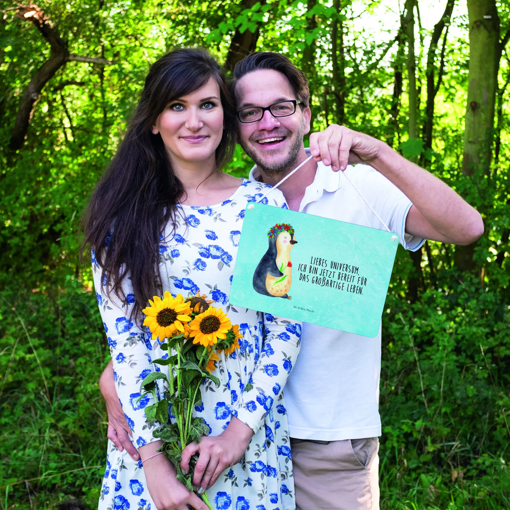 Deko Schild Pinguin Blumen Schild mit Spruch, dekotafel, wandtafel, wandhänger, Türschild Familie, sprüche schild, dekoration schild, Holzschild, Schild, Dekoschild, hängeschild, Badschild, Wandschild, Spruchschild, Küchenschild, Türschild, holzbild, Motivschild, Deko Wandtafel, Holztafel, dekoschilder, Deko Schild, Pinguin, Geschenkidee, Lebensziele, Wünsche, Ziele, Lebenslust, Liebeskummer, Pinguine, Universum, Blumenkranz, Motivation, Leben