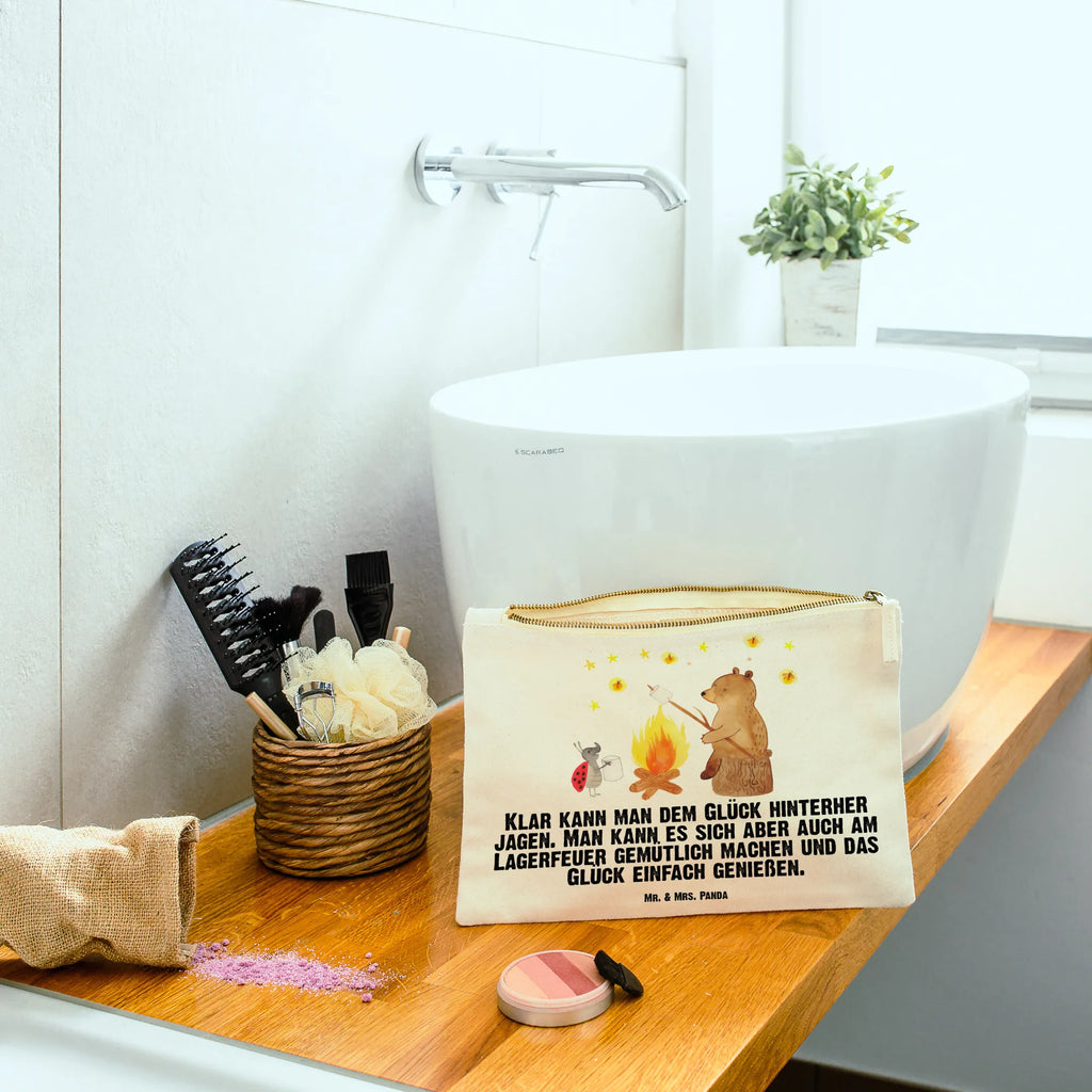 Make-up bag Bear & Ladybird campfire Schminktasche Wasserdicht, Schminktasche Für Teenager, Schminktasche Mit Muster, Schminkbeutel, Kosmetiktasche, Schminktasche Geschenk, Schminktasche Minimalistisch, Stifteaufbewahrung, Schminktäschchen, Schminktasche Blumen, Schminktasche Mit Fächern, Schminktasche Reise, Schminktasche Klein, Kosmetiktasche Organizer, Aufbewahrung für Schminke, Kosmetiktasche Mit Spiegel, Schminktasche Transparent, Schminktasche Für Mädchen, Schminktasche Zum Aufhängen, Reise-Kosmetiktasche, Schminktasche Modern, Schminktasche Für Unterwegs, Schminktasche Nachhaltig, Schminktasche, Schminktasche Mit Reißverschluss, Kosmetiktasche Zum Mitnehmen, Schminktasche Stoff, Schminktasche Tiermotiv, Bär, Teddybär, Teddy, Lagerfeuer