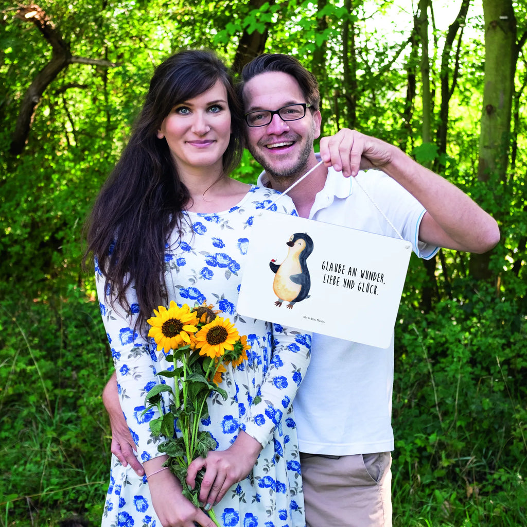 Deko Schild Pinguin Marienkäfer dekoschilder, holzbild, Motivschild, sprüche schild, Wandschild, wandtafel, Küchenschild, Schild, wandhänger, Türschild, hängeschild, Dekoschild, Deko Wandtafel, Holztafel, Badschild, Schild mit Spruch, Türschild Familie, dekotafel, Holzschild, dekoration schild, Spruchschild, Deko Schild, Pinguin, Freude, Pinguine, Liebe, Wunder, Glück, Marienkäfer, Lebensfreude