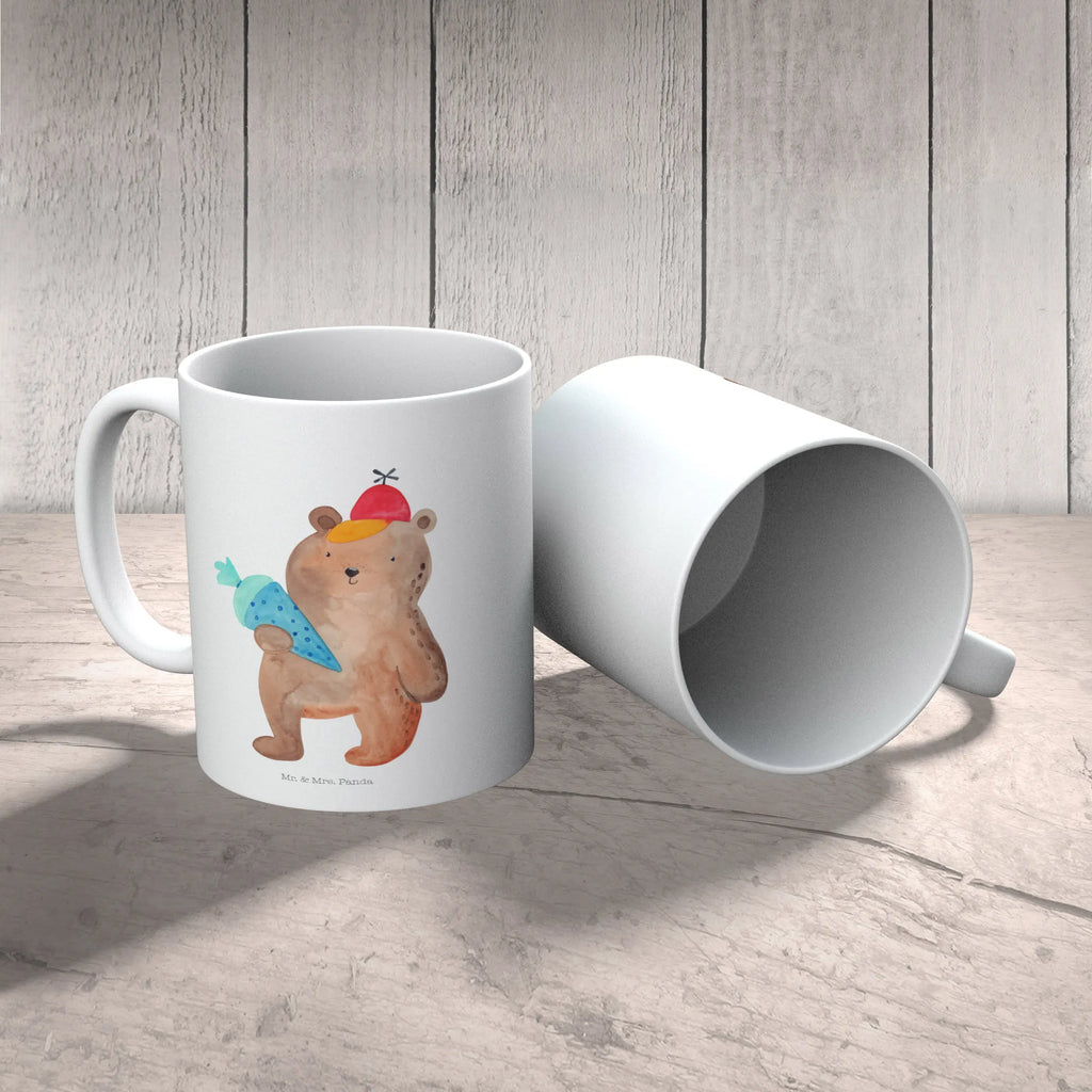 Kubek Niedźwiedź Torebka szkolna Mug, Tasse mit Spruch, Bürotasse, Tasse mit Motiv, Frühstücksbecher, Kaffeepott, Bedruckte Tasse, Sprüchetasse, kaffeebecher bedruckt, Becher, Teetasse, Kakaotasse, Henkeltasse, Pott, Coffee Mug, kaffeetasse keramik, milchkaffeetasse, schöne tasse, Dekotasse, Henkelbecher, Bürobecher, Kaffeetasse, tasse für kaffee, heißgetränkebecher, statement tasse, Kaffeebecher, Motivtasse, design tasse, Trinkbecher, Teebecher, Designtasse, haferl, Tasse, Teepott, tasse für büro, Geschenktasse, kaffeebecher keramik, Keramiktasse, Keramikbecher, hochwertige tasse, Frühstückstasse, kaffeetasse bedruckt, Trinktasse, Teddy, Teddybär, Bär, Schultüte, Grundschule, Schulanfang, Erster Schultag Geschenk, Bär Motiv, Schule Geschenk, Schulbeginn, Einschulung Geschenk