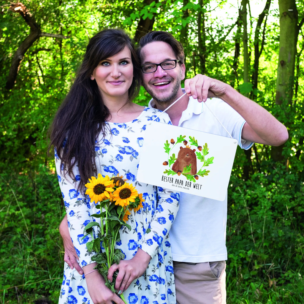 Decorative sign bear king Holztafel, dekotafel, Spruchschild, Türschild Familie, hängeschild, wandtafel, Türschild, dekoschilder, Wandschild, dekoration schild, holzbild, Deko Wandtafel, Holzschild, wandhänger, Küchenschild, Badschild, sprüche schild, Dekoschild, Deko Schild, Schild mit Spruch, Motivschild, Schild, Bär, Teddy, Teddybär, Vater, Papa Bär, Weltbester Papa, Papa, Vatertag, Dad, Bester Papa, Bester Vater, Papi, Daddy