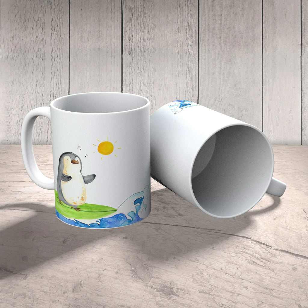 Tasse Pinguin Surfer Tasse mit Motiven, Teetasse, Geschenktasse, Kaffeetasse, Bürotasse, Tasse, Tasse mit Zitaten, Porzellantasse, Keramiktasse, Pinguin, surfen, Portugal, Wellen reiten, Pinguine, Wellen, Hawaii, Urlaub, Surfer