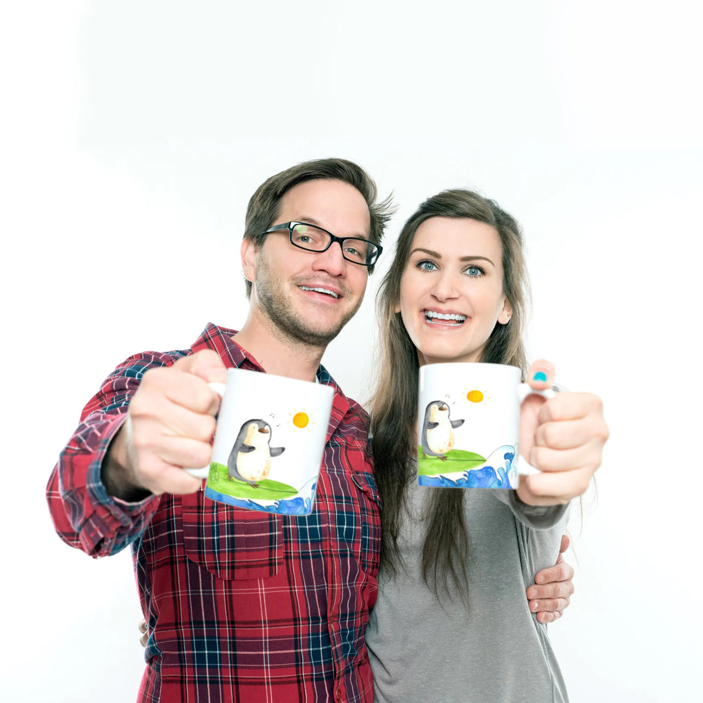 Tasse Pinguin Surfer Tasse mit Motiven, Teetasse, Geschenktasse, Kaffeetasse, Bürotasse, Tasse, Tasse mit Zitaten, Porzellantasse, Keramiktasse, Pinguin, surfen, Portugal, Wellen reiten, Pinguine, Wellen, Hawaii, Urlaub, Surfer