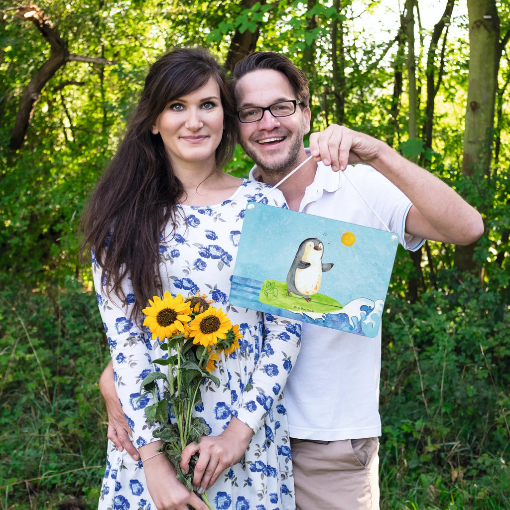 Deko Schild Pinguin Surfer Holzschild, Spruchschild, Motiv Schild, Küchenschild, Schild mit Spruch, Türschild Familie, Dekoschild Zum Aufhängen, Dekoschild, Badschild, Türschild Mit Spruch, Deko Schild Für Wohnzimmer, Dekos Child Für Garten, WC Schild, Büro, Home Schilder, Dekoschild Für Flur, Türschild, Holztafel, Deko Schild Für Balkon, Wandschild, Deko Schild Für Küche, Deko Wandtafel, Deko Schild, Dekoschild Für Badezimmer, Pinguin, Pinguine, Hawaii, Portugal, Surfen, Wellen Reiten, Urlaub, Wellen, Surfer